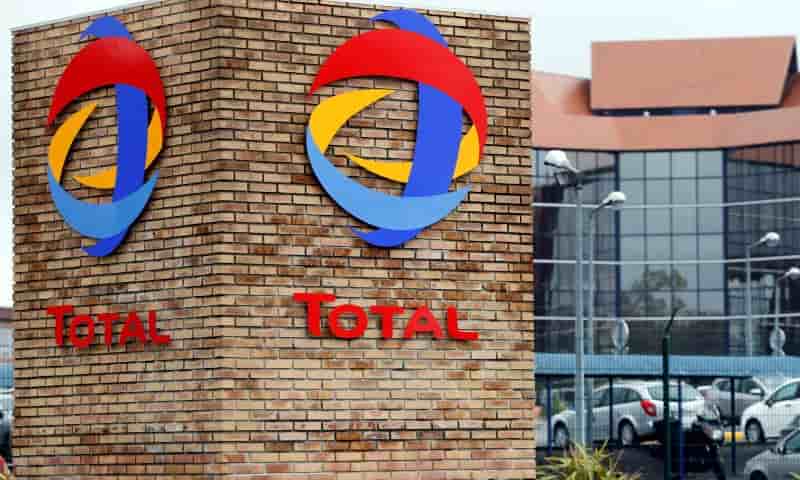 Moody's abaisse la note de total