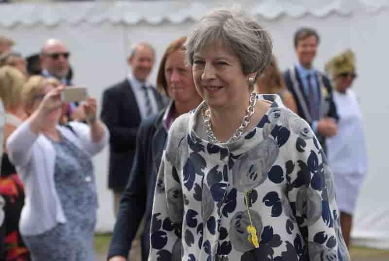May pourrait aller au bras de fer avec les europeens, selon le sunday telegraph