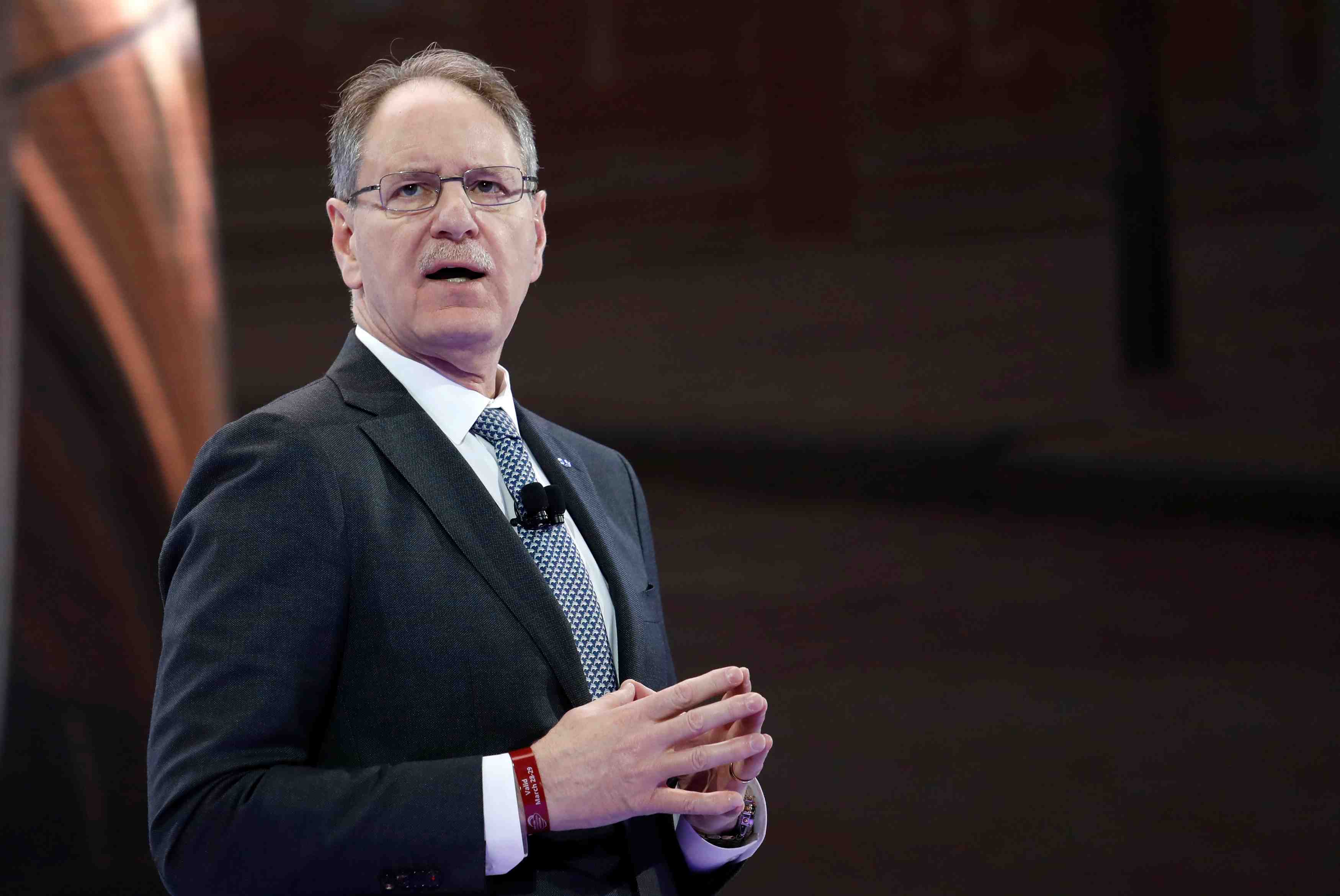 General motors debarque johan de nysschen, patron de la marque cadillac