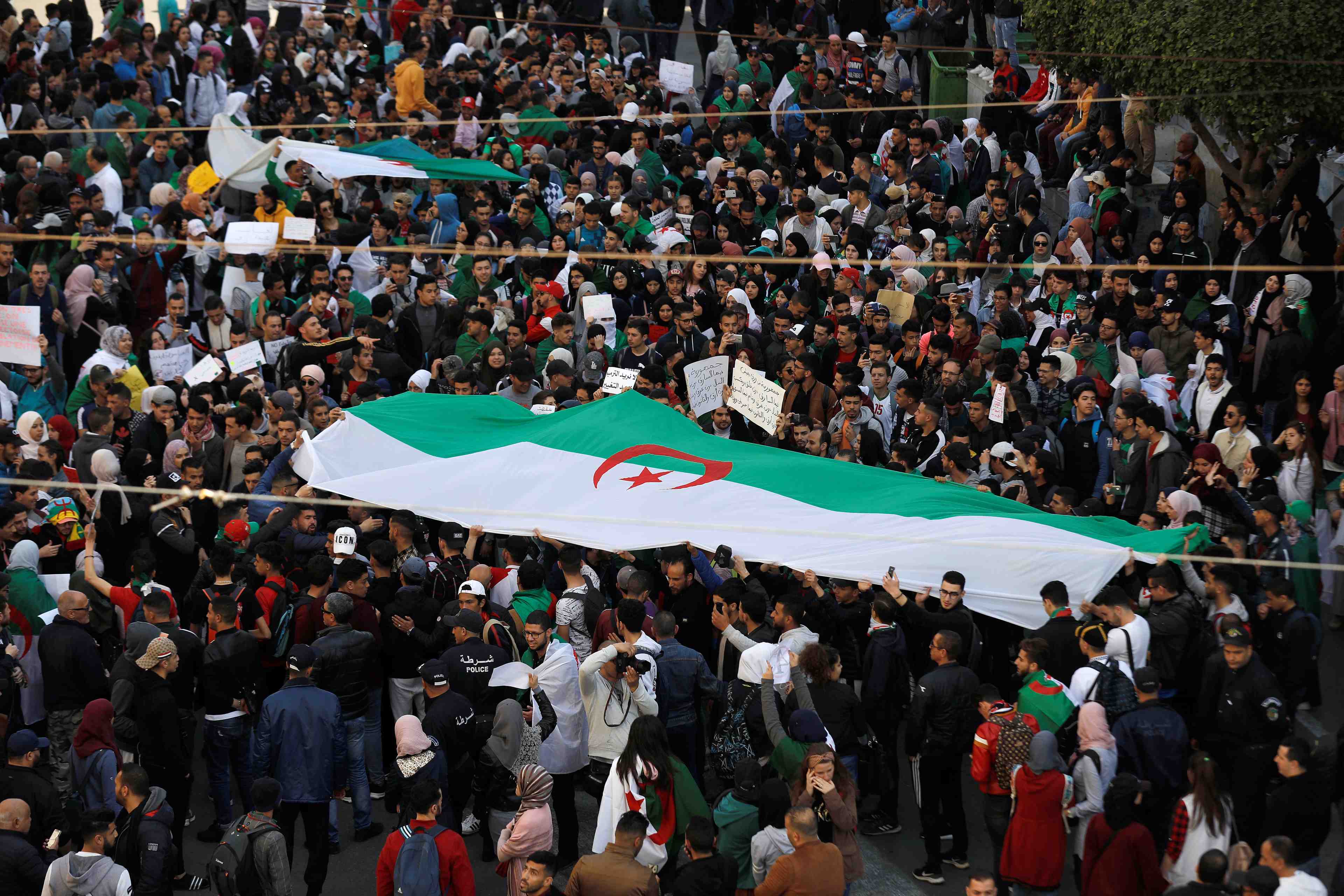 Poursuite des manifestations pour un changement rapide en algerie