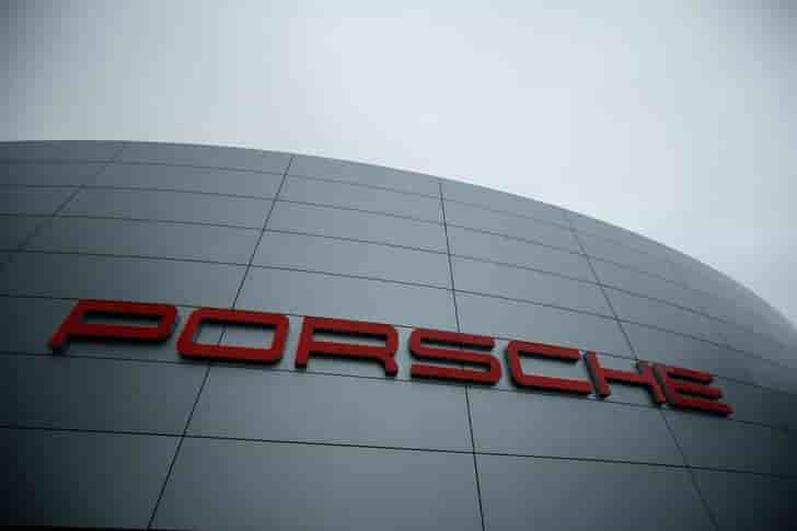 Volkswagen envisage d'introduire en bourse sa marque de luxe porsche ag, selon une source