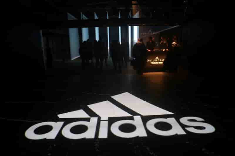 Adidas a plus que triple son benefice d'exploitation au 4e trimestre