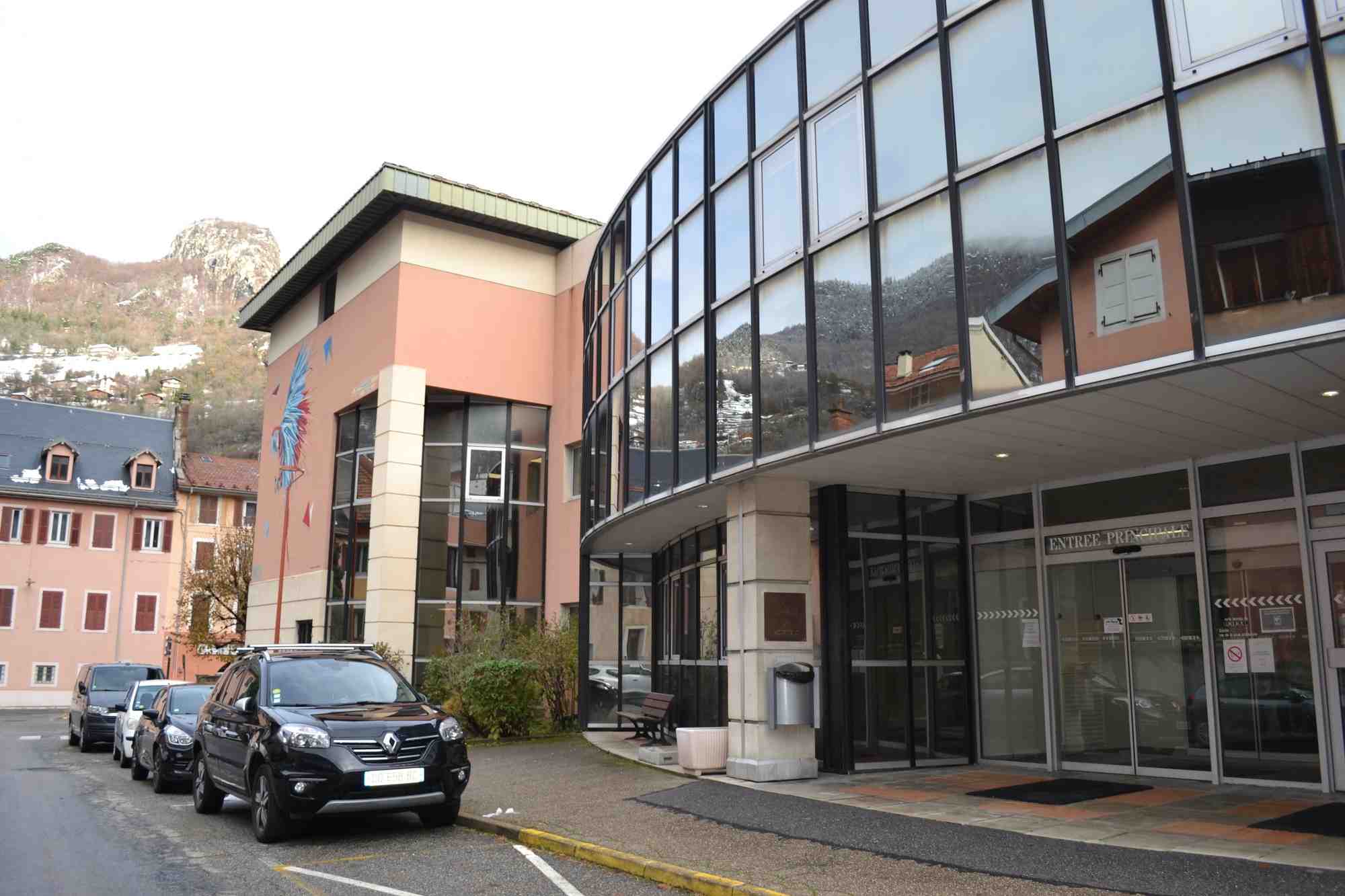 Les travaux de l'hôpital de Moûtiers devraient débuter en septembre 2026, pour être livrés en 2028, à l'aube des Jeux olympiques d'hiver de 2030 dont six sites de compétitions se dérouleront dans la région.