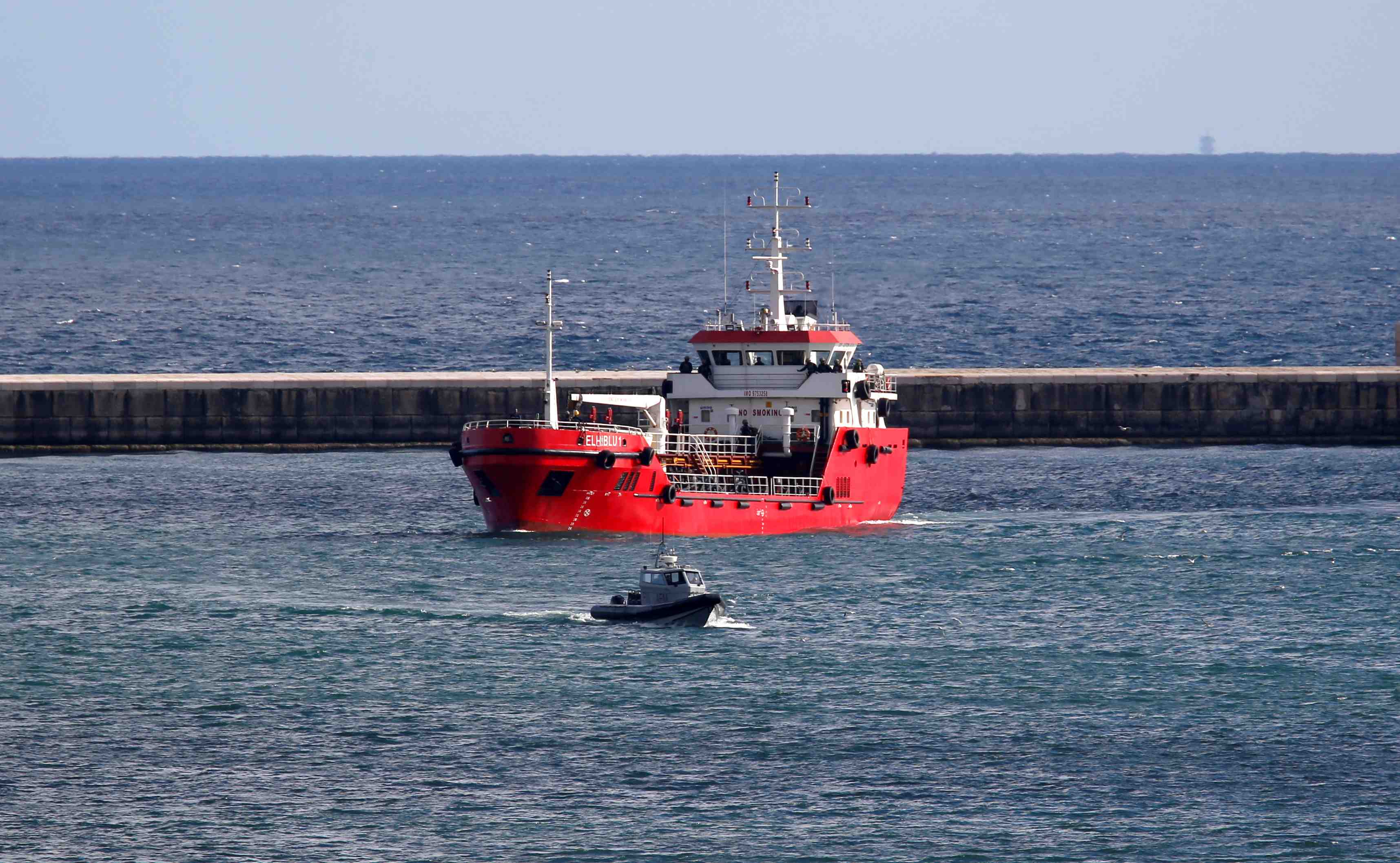 L'armee maltaise prend le controle d'un cargo detourne par des migrants