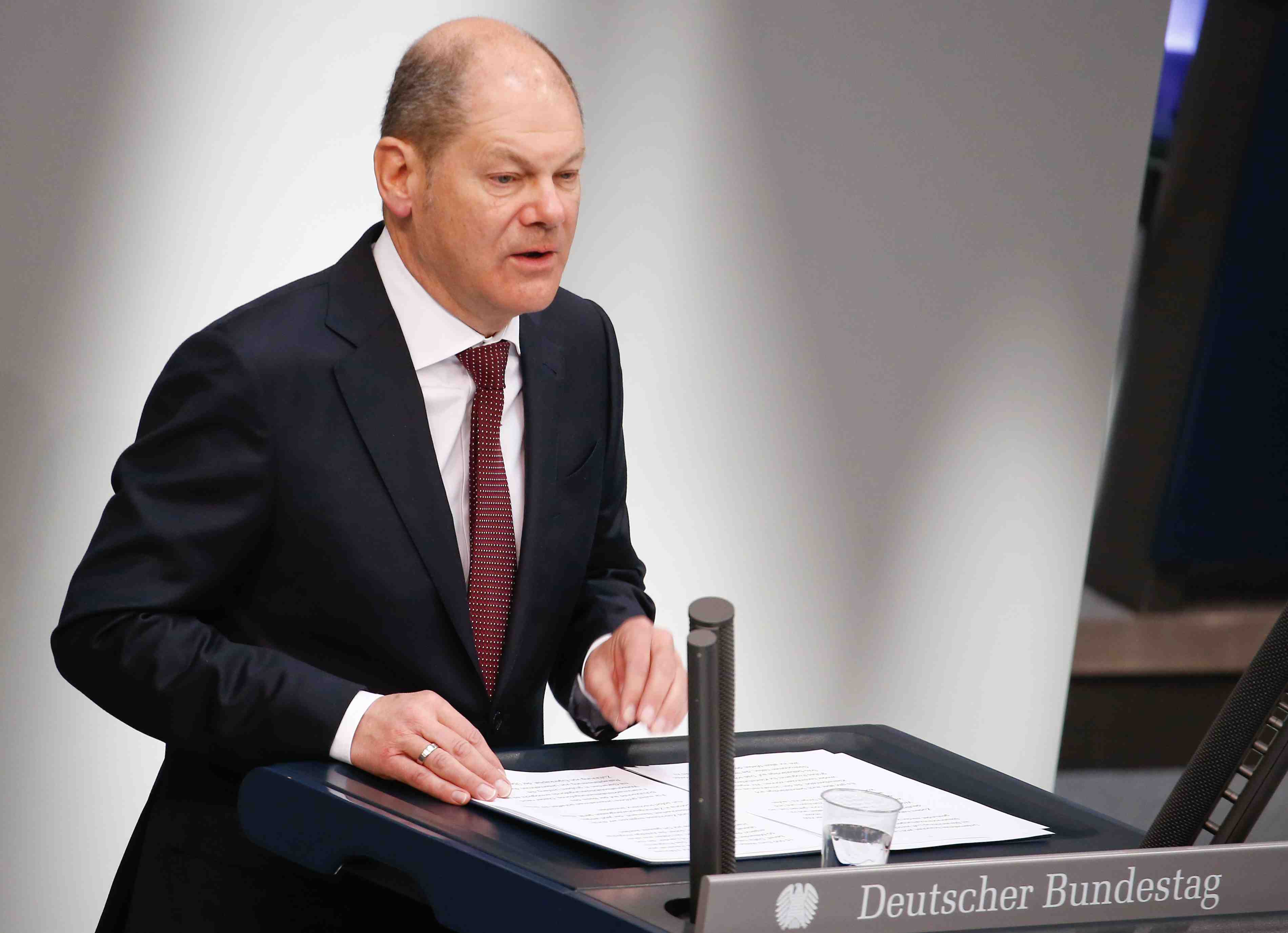Le bundestag autorise le gouvernement a s'endetter pour faire face a la crise