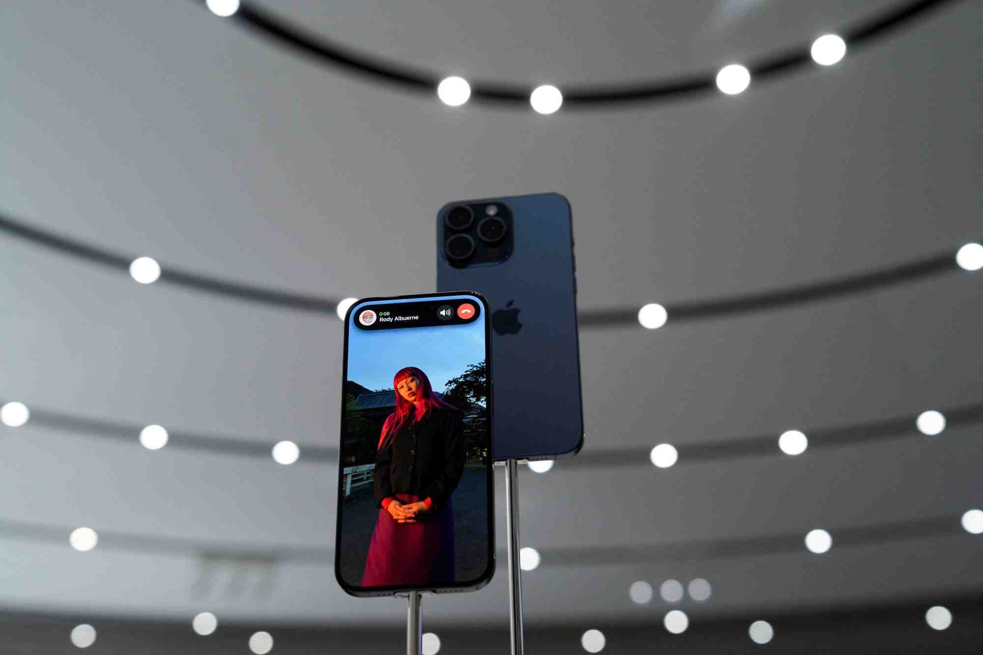 L'iphone 15 pro lors de sa presentation au siege de la societe a cupertino