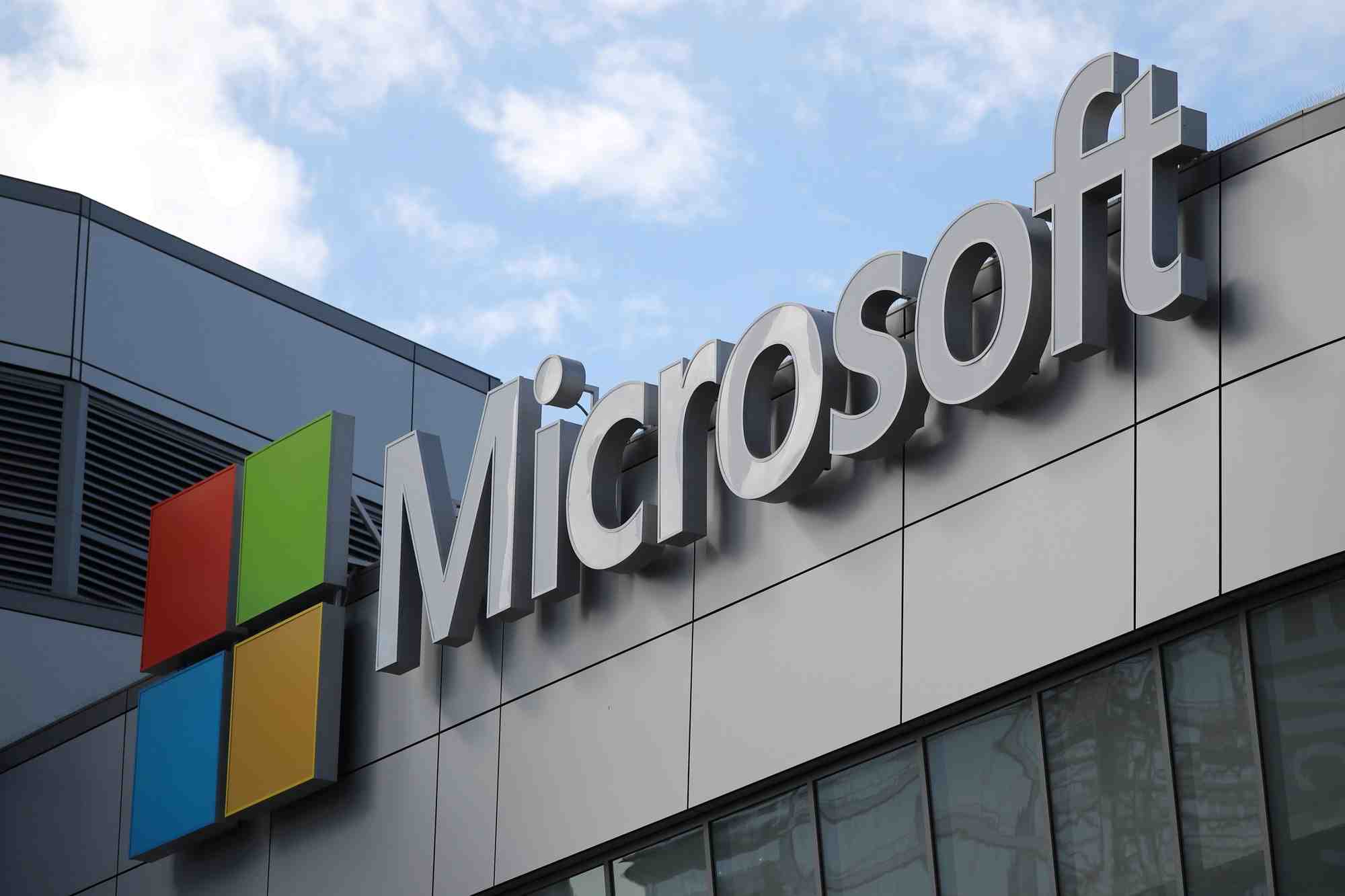 Le ministère américain de la Défense a attribué à Microsoft un contrat géant de stockage de données en ligne ("cloud"), pouvant atteindre 10 milliards de dollars.