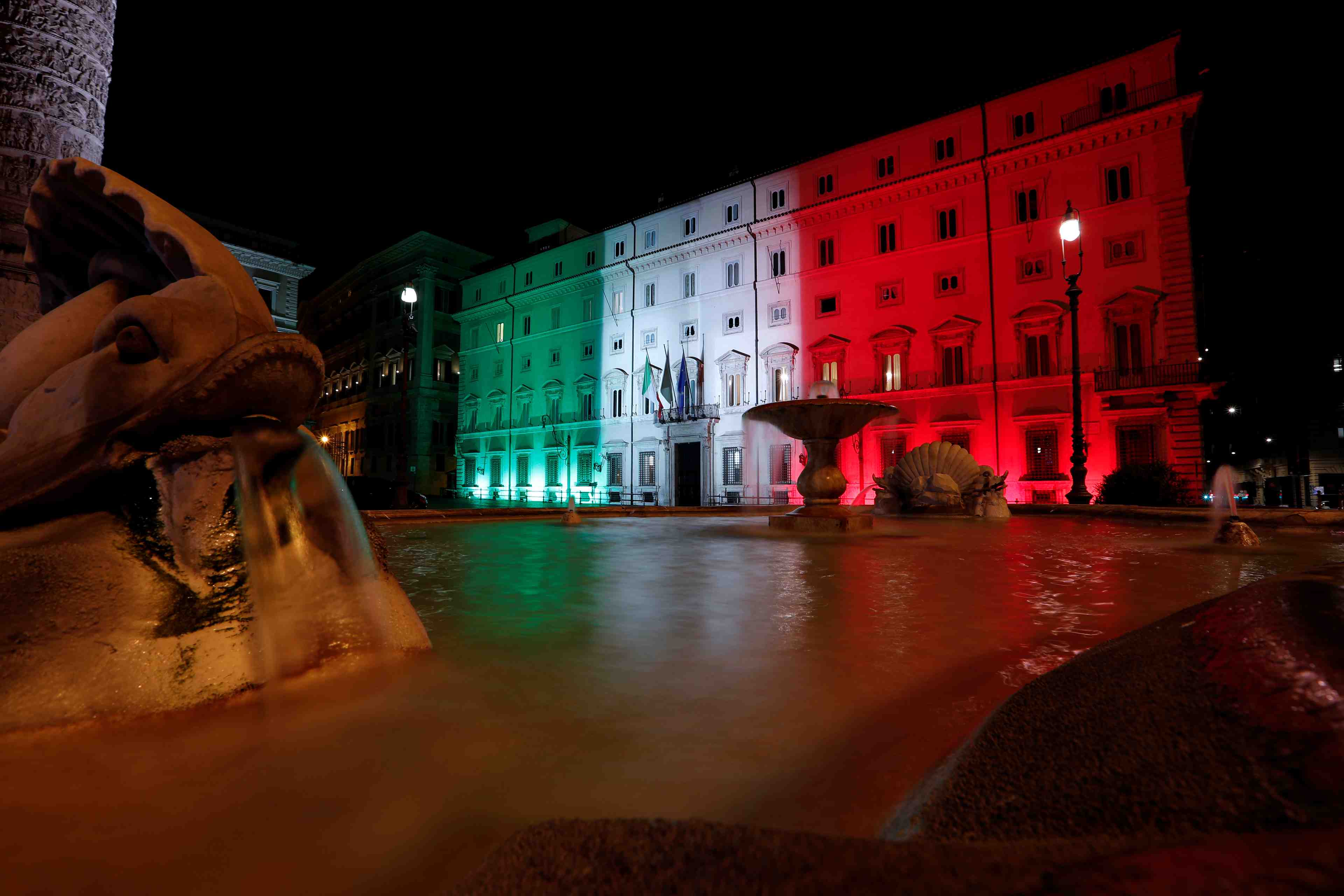 S&p releve sa perspective sur la note de l'italie a "stable"