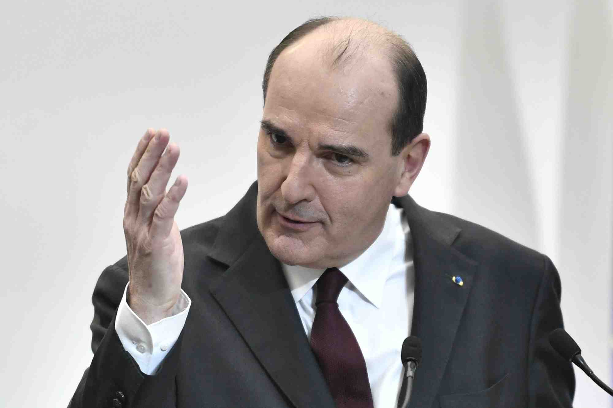 France: 20 departements sous surveillance renforcee face au coronavirus, dit castex