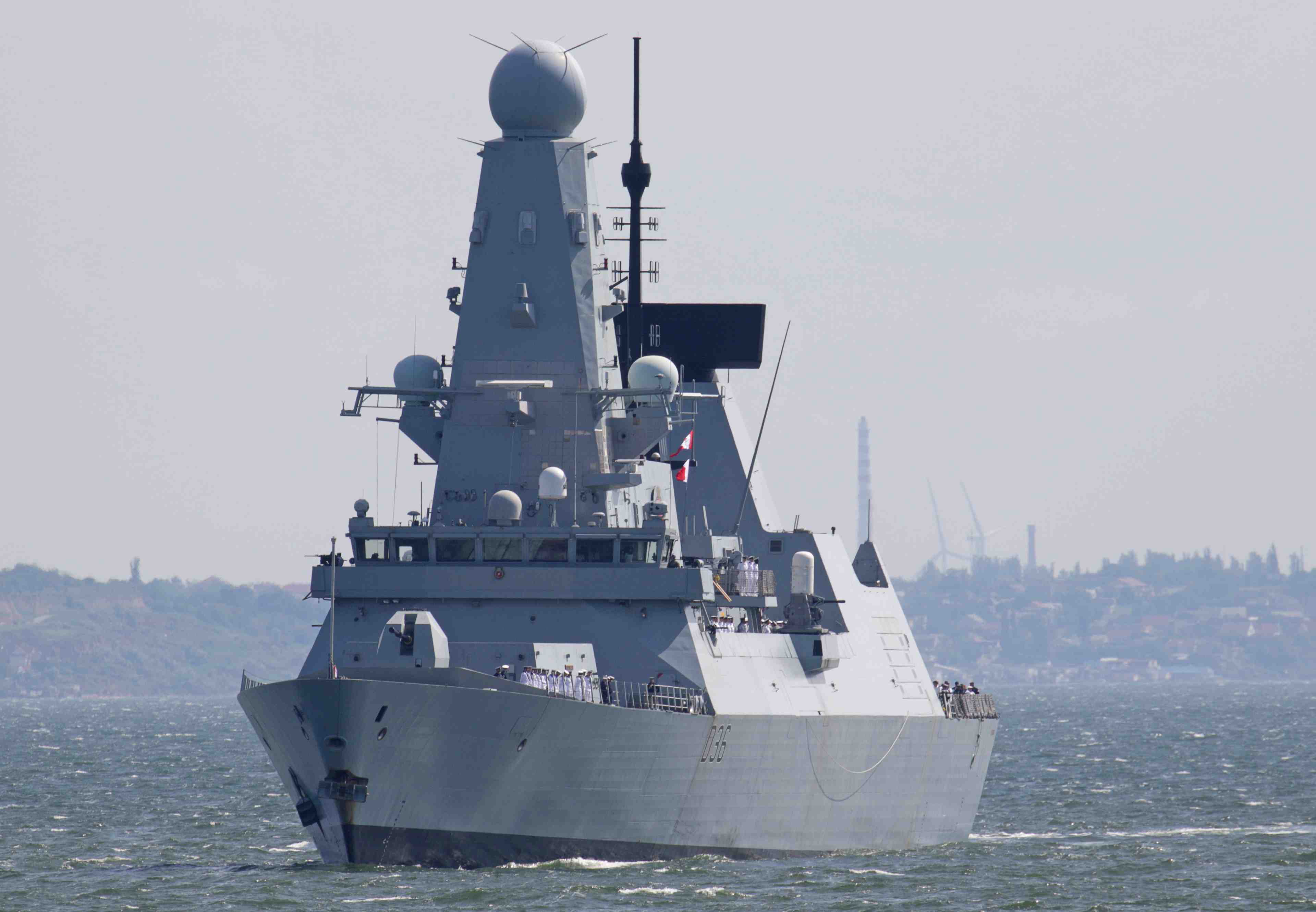 Londres rejette les mises en garde de moscou en mer de crimee