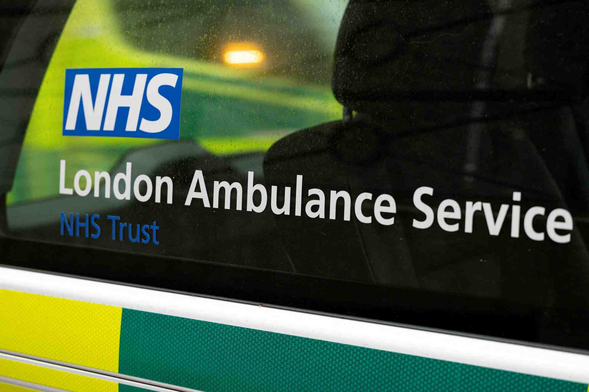 Une ambulance du service national de sante (nhs) en angleterre