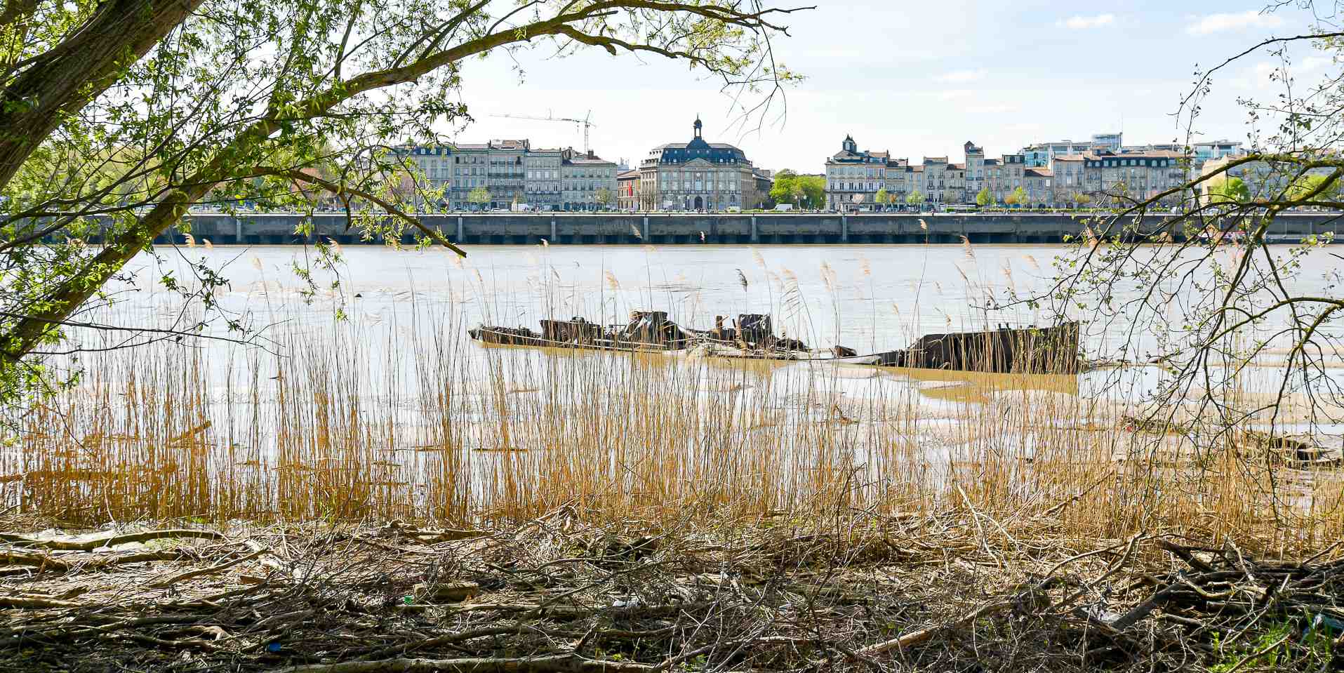 L'aménagement des rives de la rive droite de la Garonne à Bordeaux, ici au centre-ville, est un sujet croissant de préoccupation. Particulièrement au sud de l'agglomération qui abrite deux grandes opérations d’aménagement.
