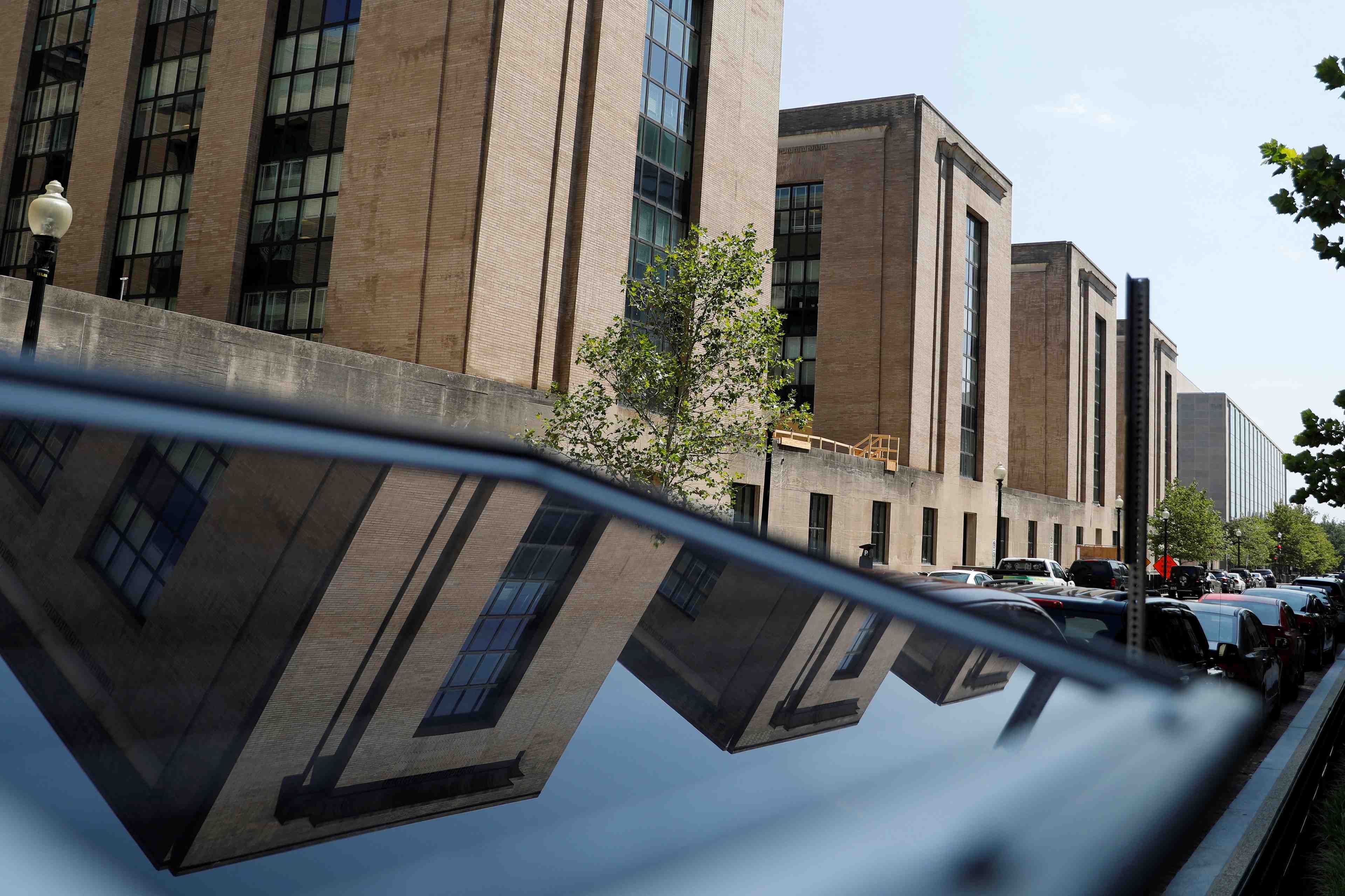 Etats-unis: les inscriptions au chomage inchangees a 205.000