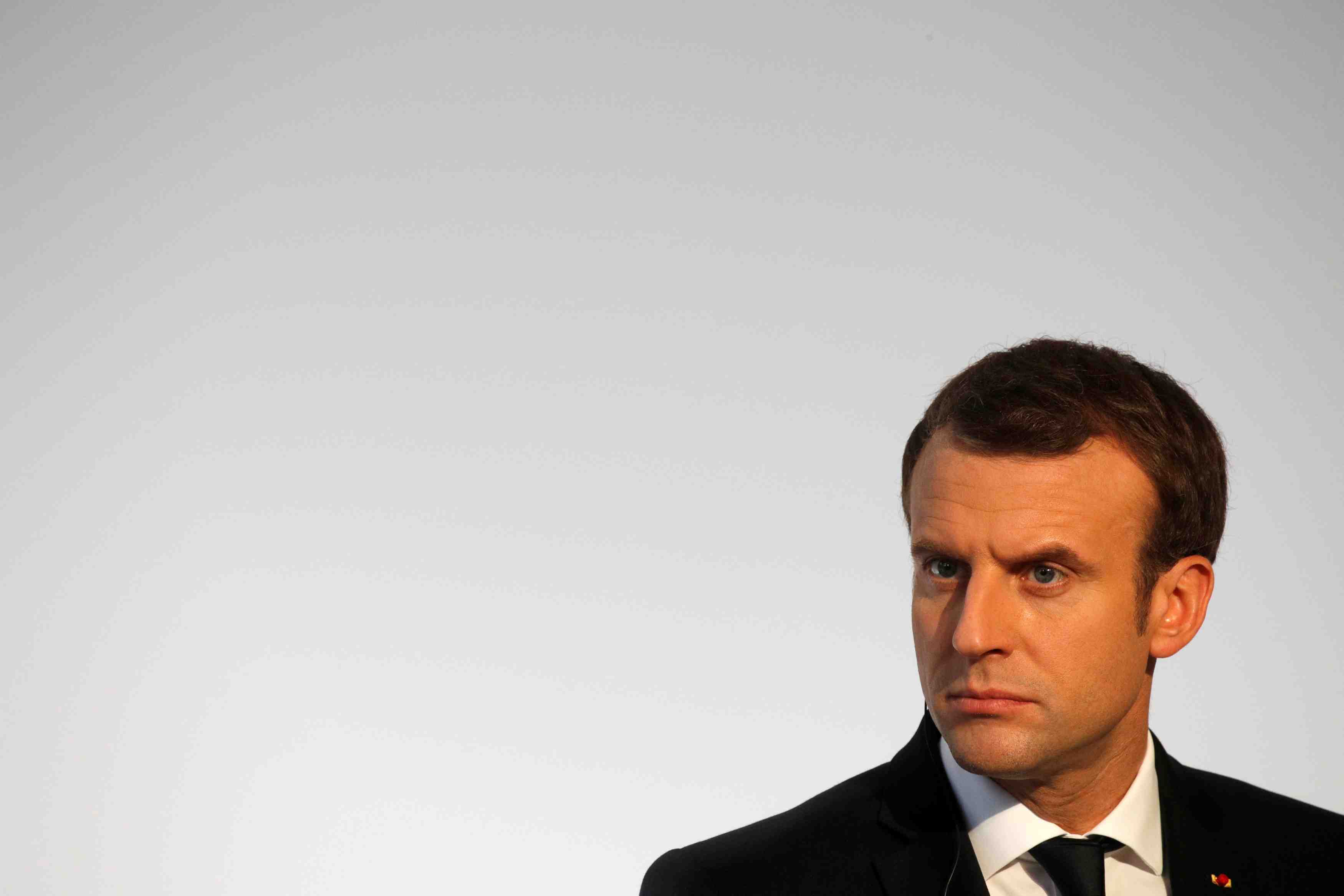 Macron au niger en soutien a barkhane et au g5 avant noel