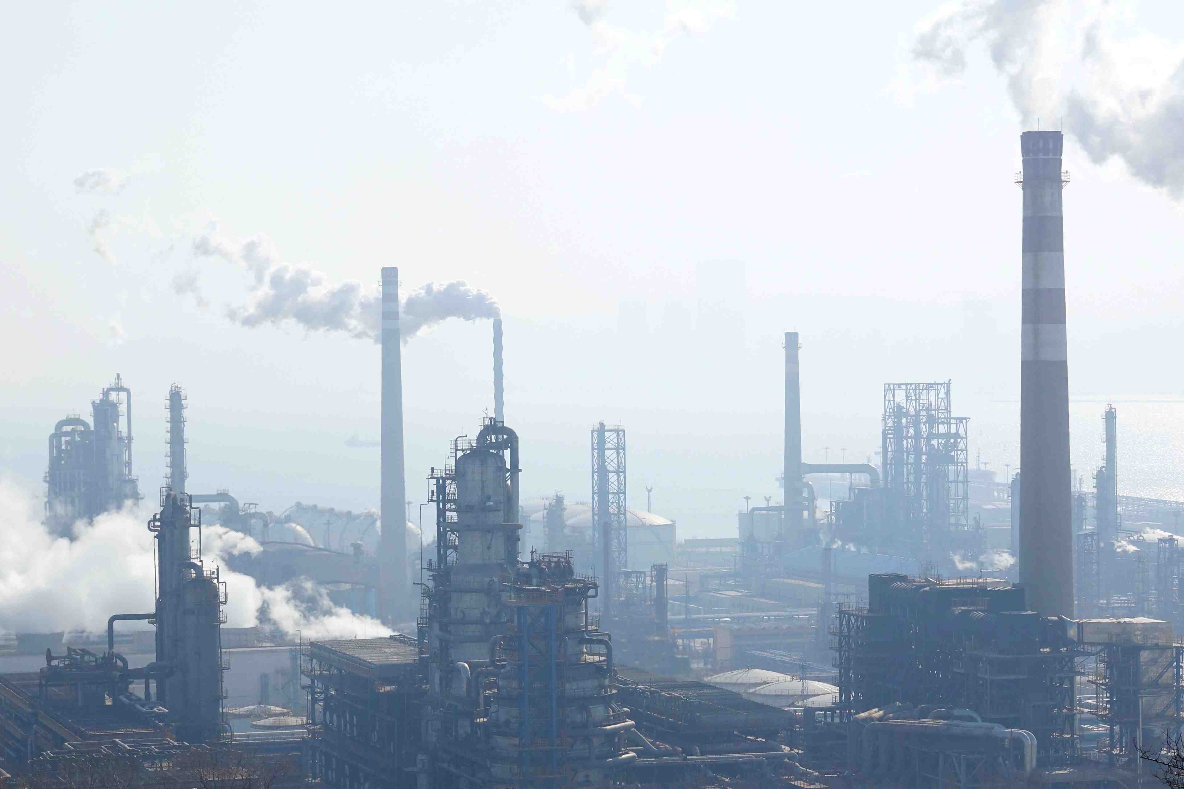 Le petrole termine en forte baisse a new york