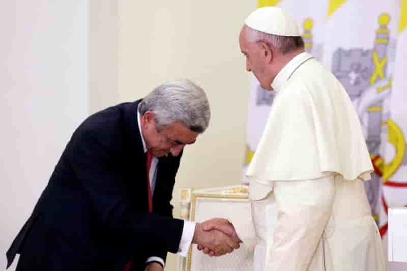 En armenie, le pape emploie le mot "genocide"