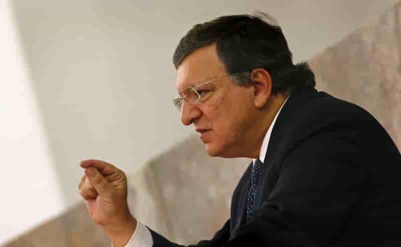 Bruxelles va analyser l'excédent courant allemand, dit Barroso