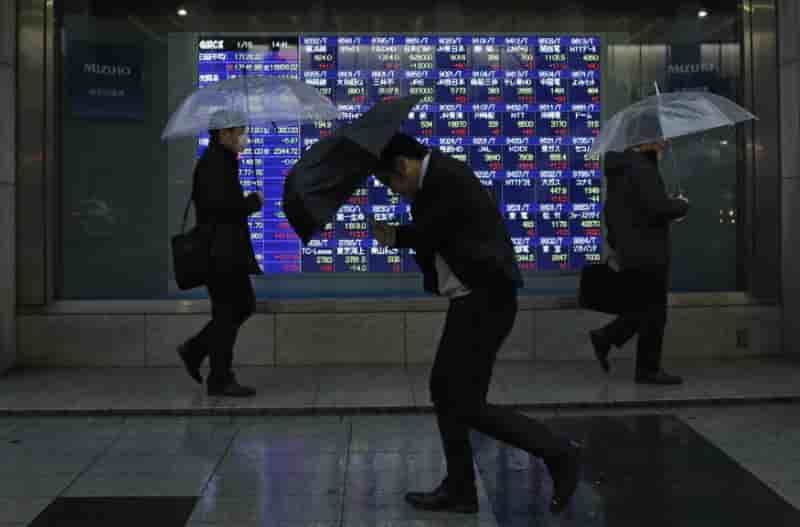 Tokyo finit en baisse de 1,1% avec l'automobile