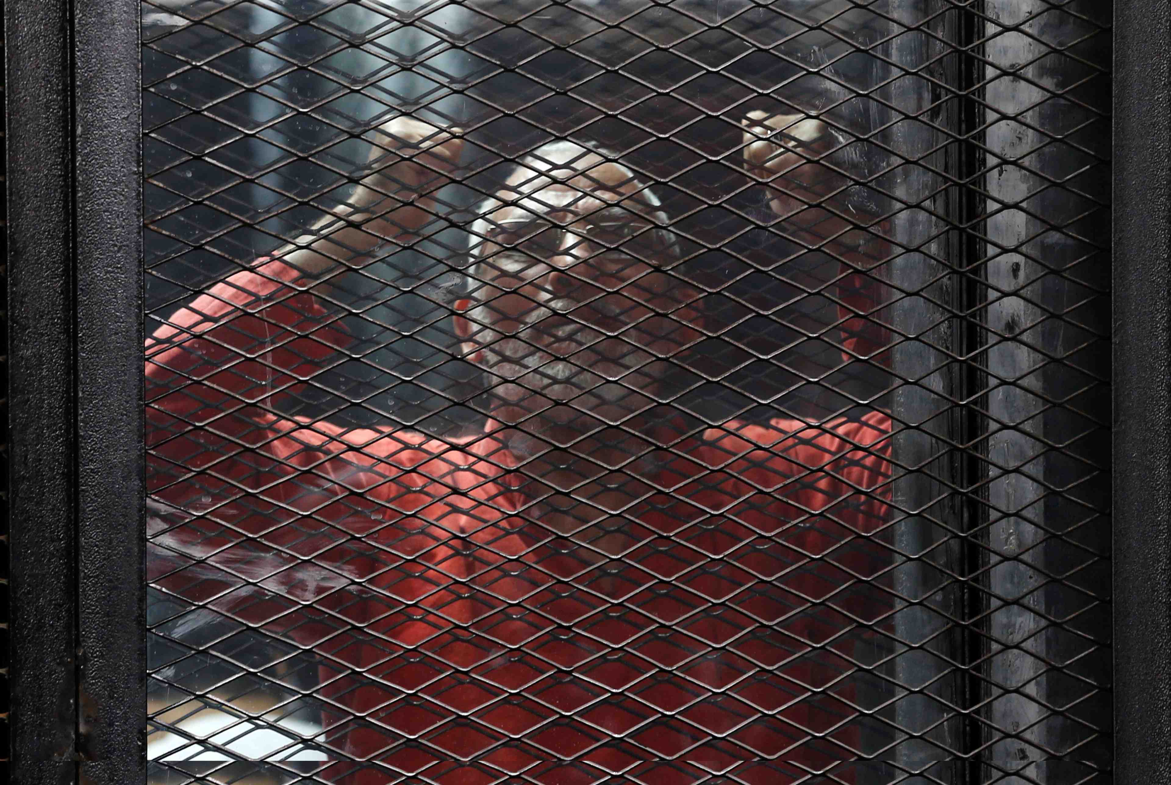 Egypte: le chef des freres musulmans doit etre rejuge, selon la justice