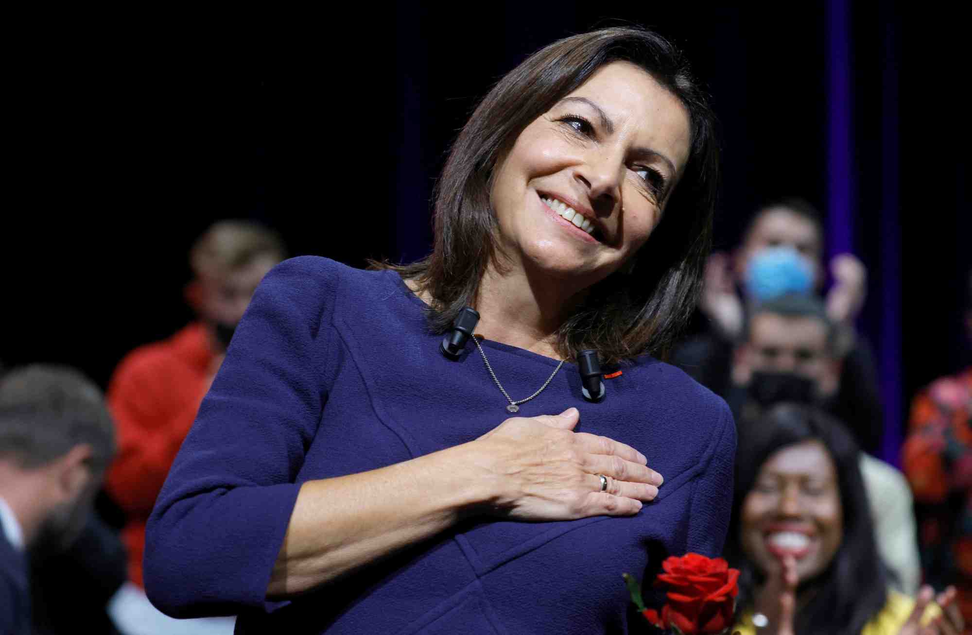 Anne hidalgo propose un debat aux candidats de gauche