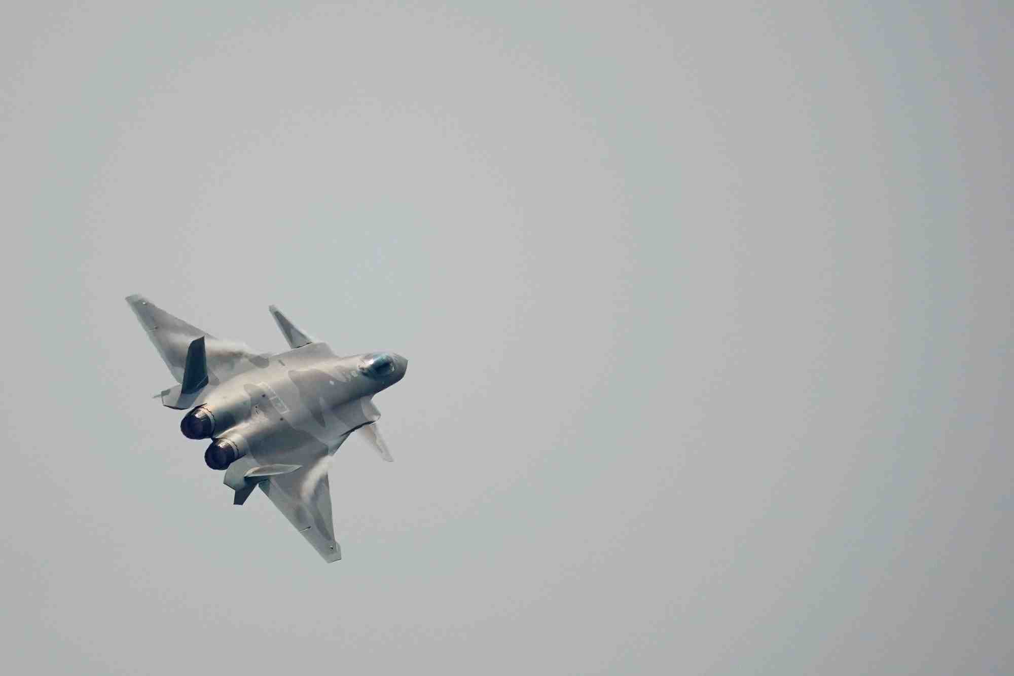 Des chasseurs chinois penetrent a nouveau dans la zone de defense aerienne de taiwan