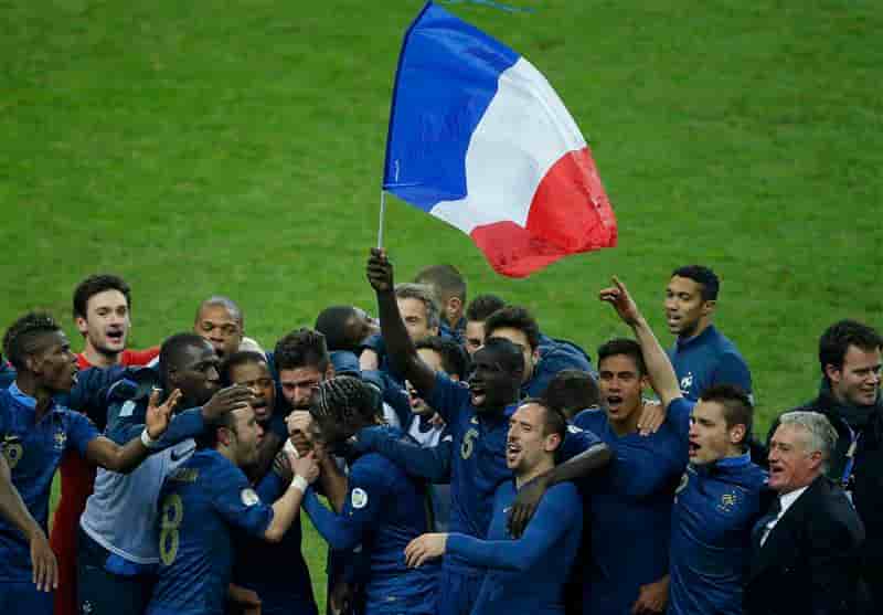 Les Bleus vedettes du stade, TF1 star de la Bourse