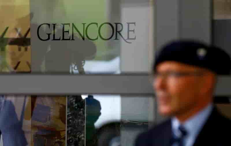 Glencore releve ses objectifs annuels apres un solide 1er semestre
