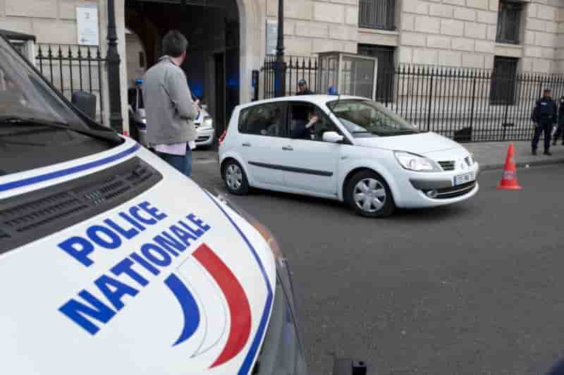 Trois habitants de trappes radicalises expulses vers le maroc