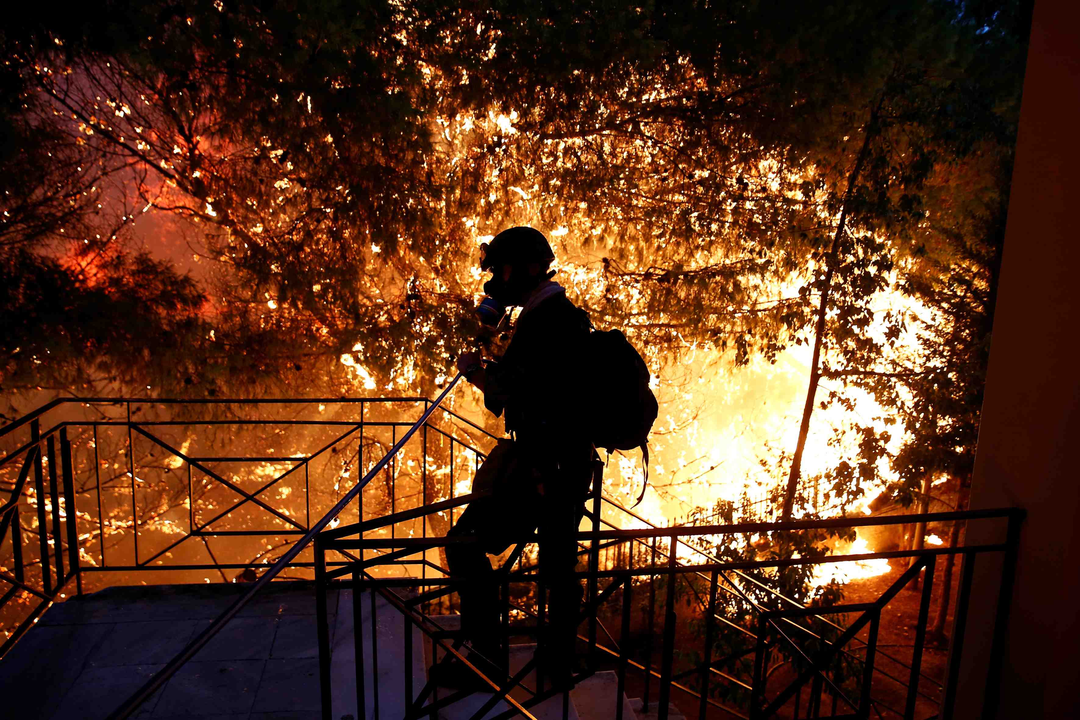 Incendies: le ministre grec de la protection civile demissionne