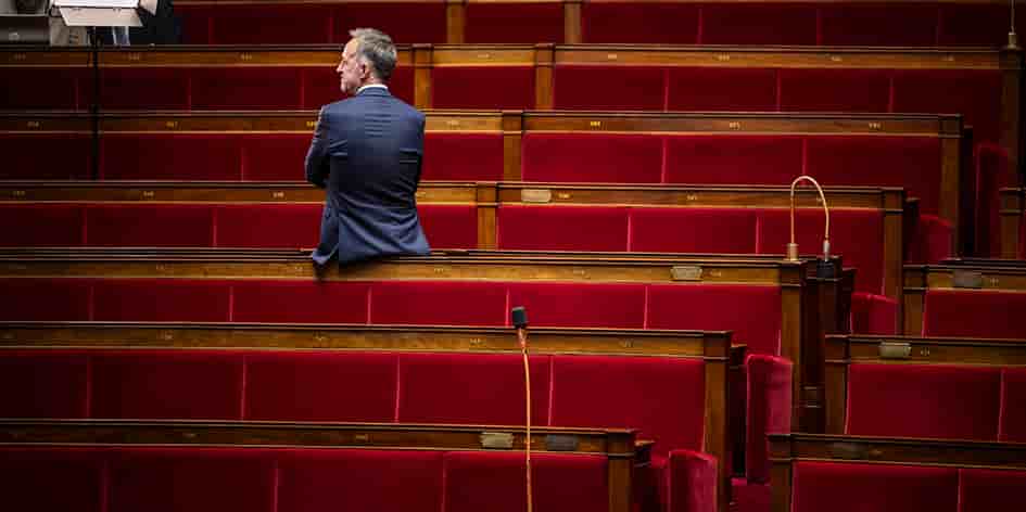 Le 1er juillet, l’arrivée à l’Assemblée nationale des députés élus au premier tour.