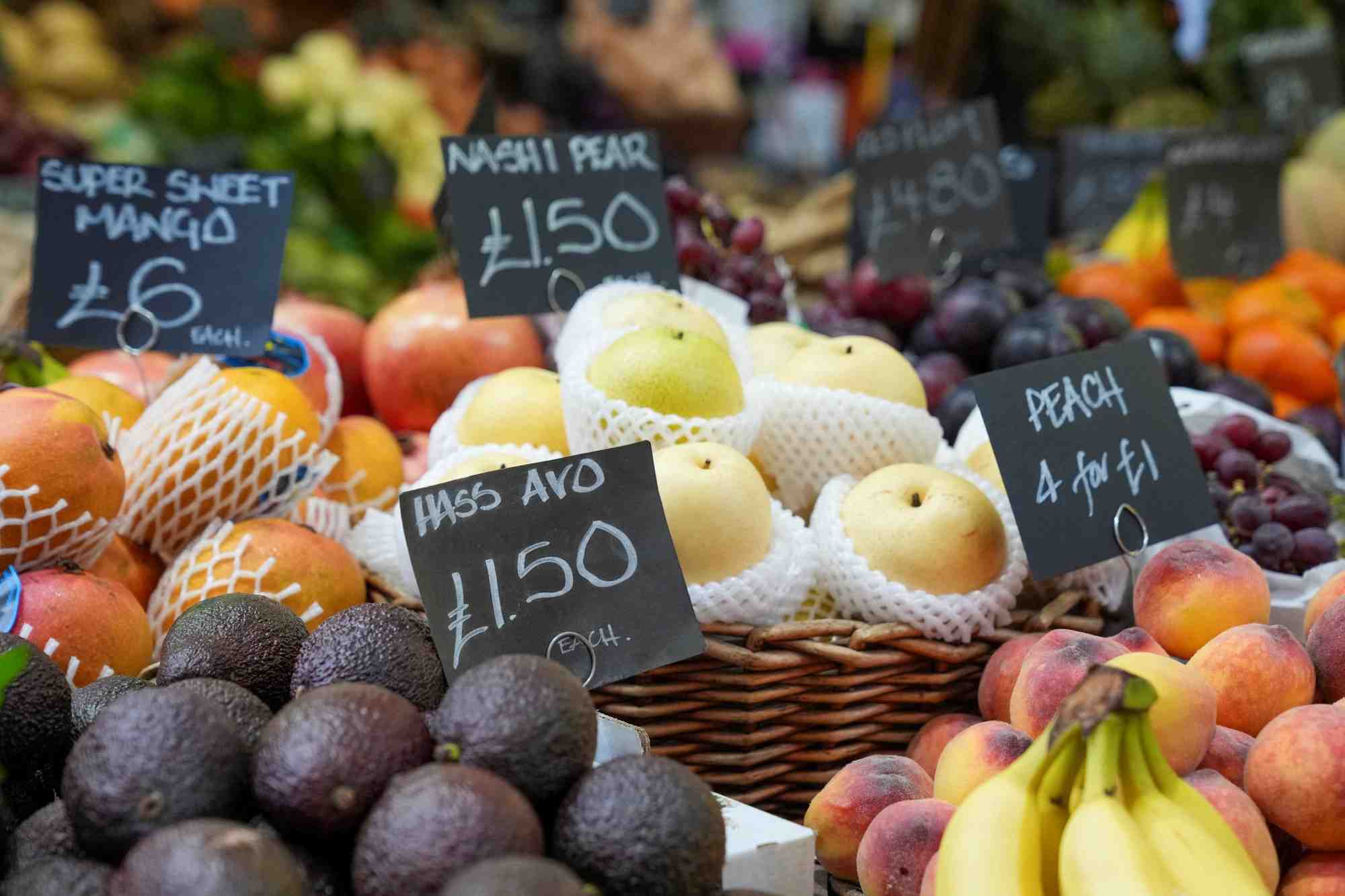 Les prix des aliments sont affiches au borough market