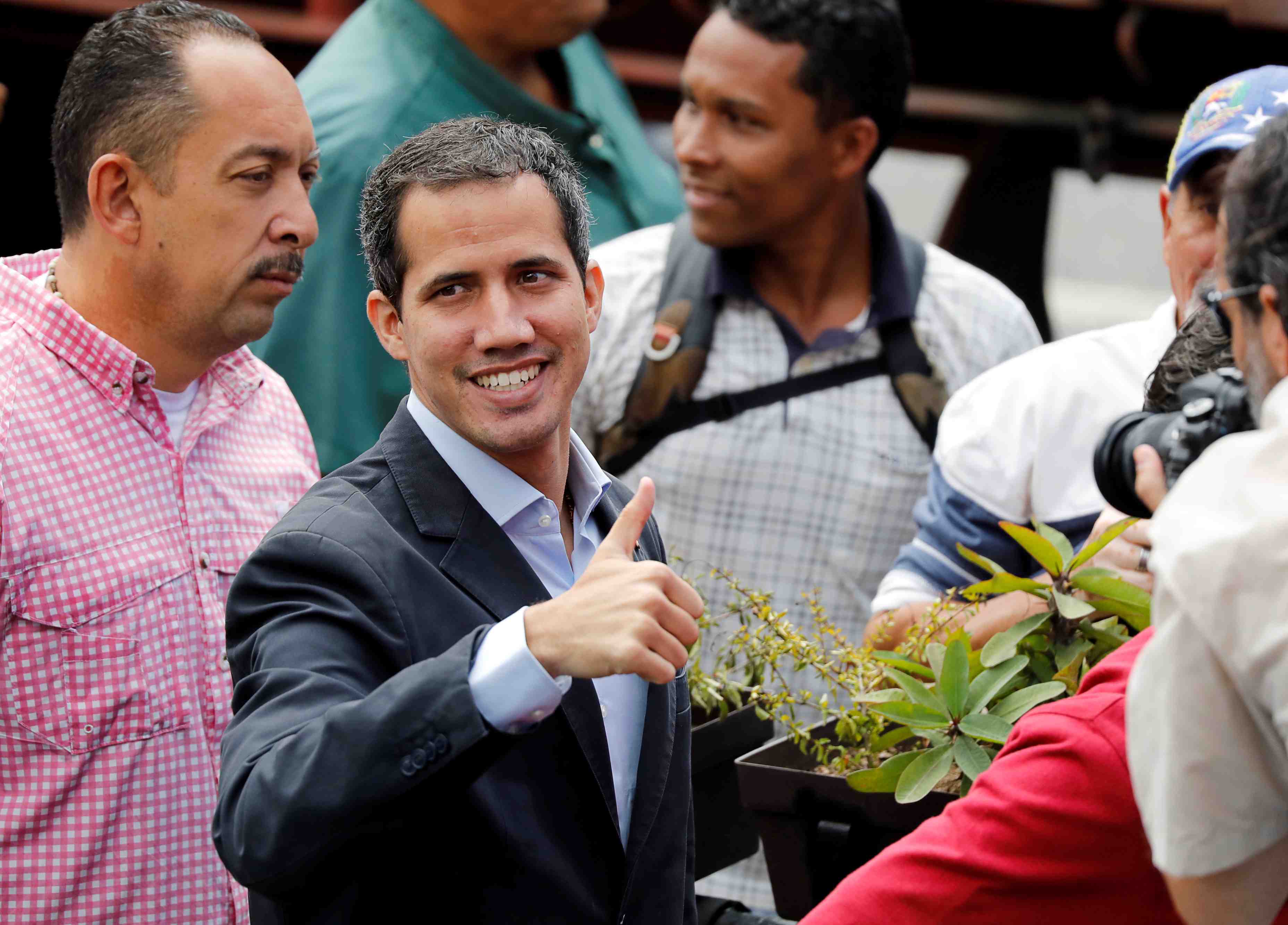 Onze diplomates venezueliens ont fait defection aux etats-unis