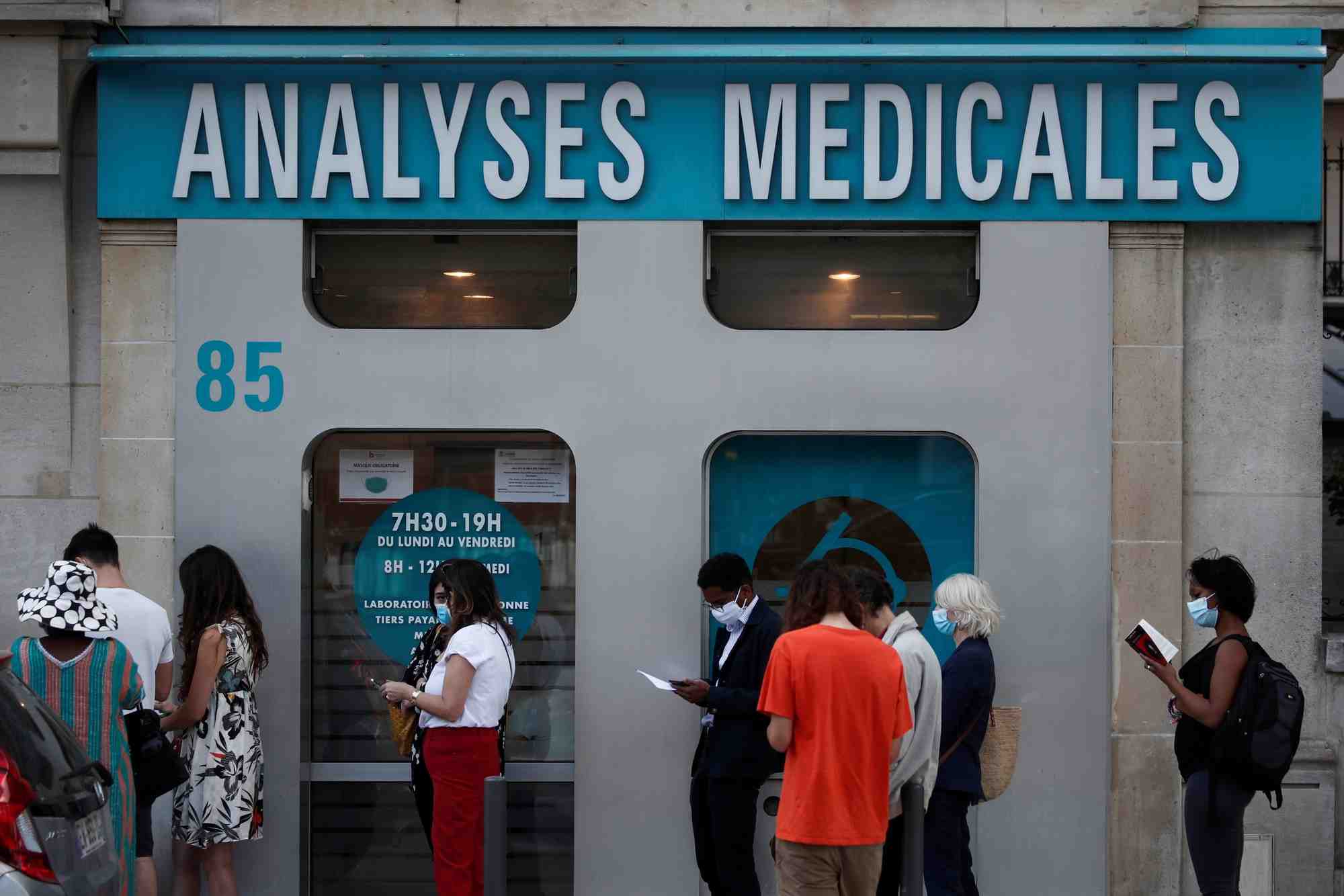 Coronavirus: le gouvernement francais critique pour sa politique de tests