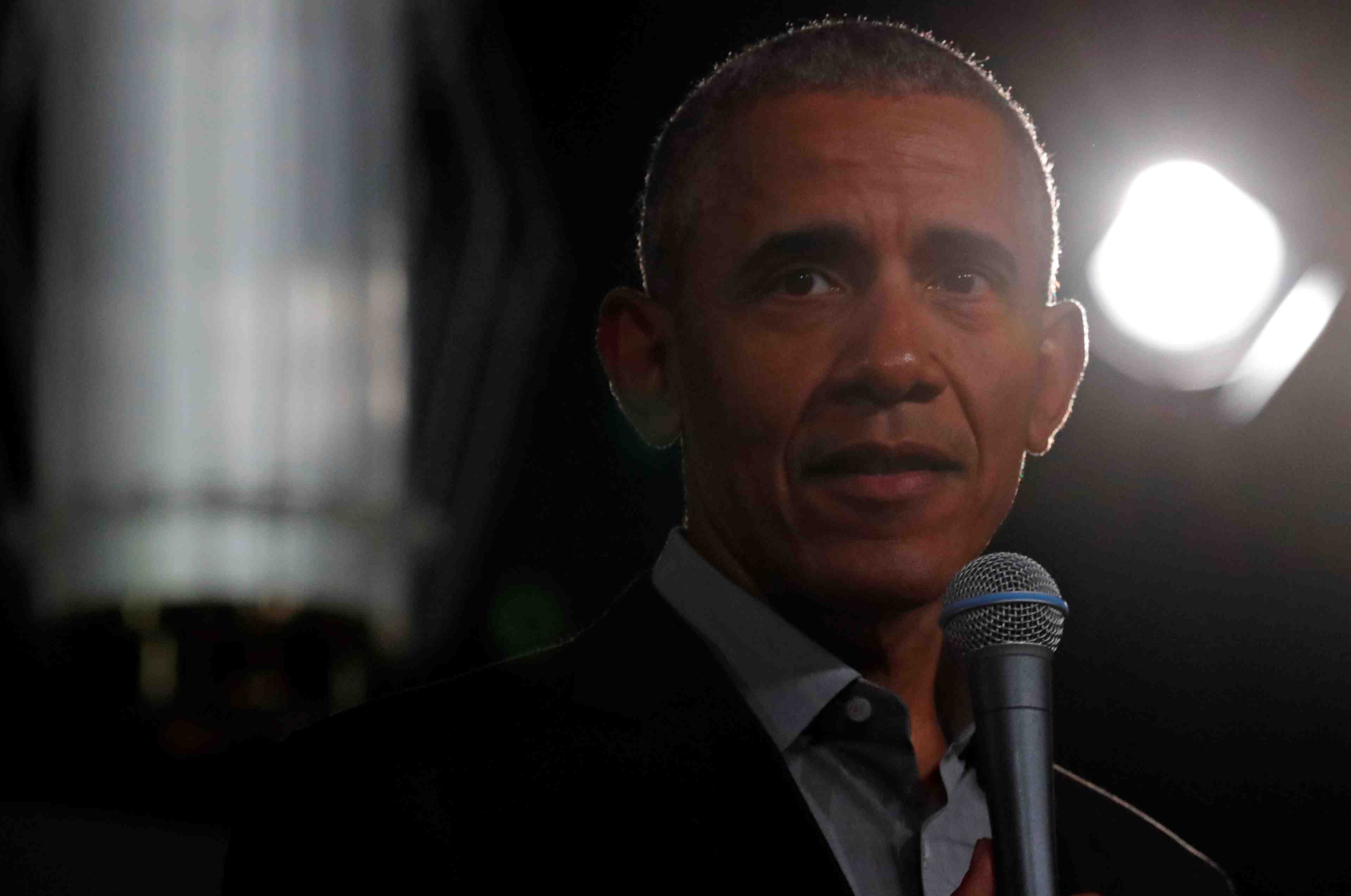 Usa 2020: obama voit en biden "un frere", en trump des echecs