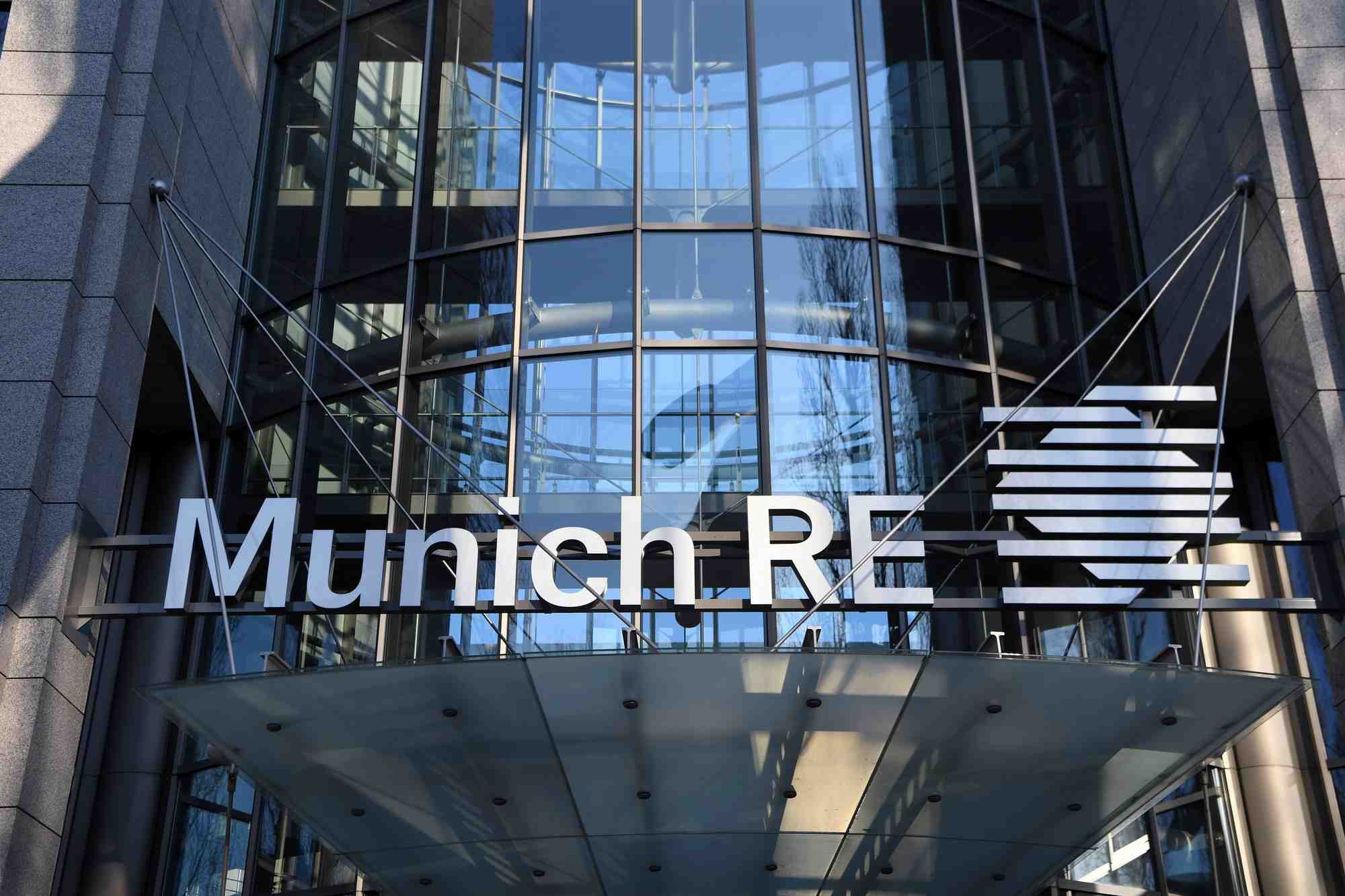 Munich re voit une baisse des pertes liees au coronavirus