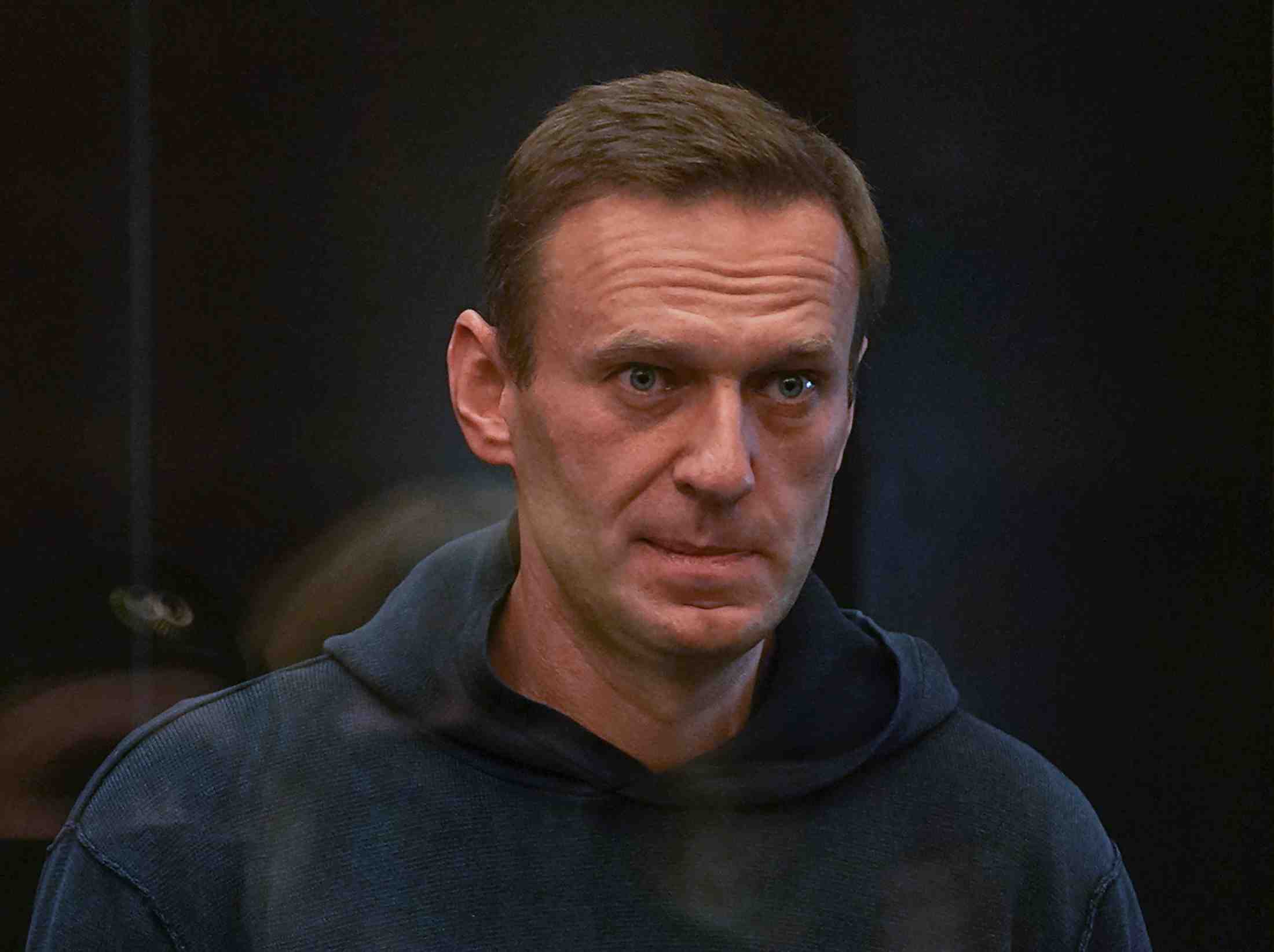Russie: alexei navalny condamne a trois ans et demi de prison