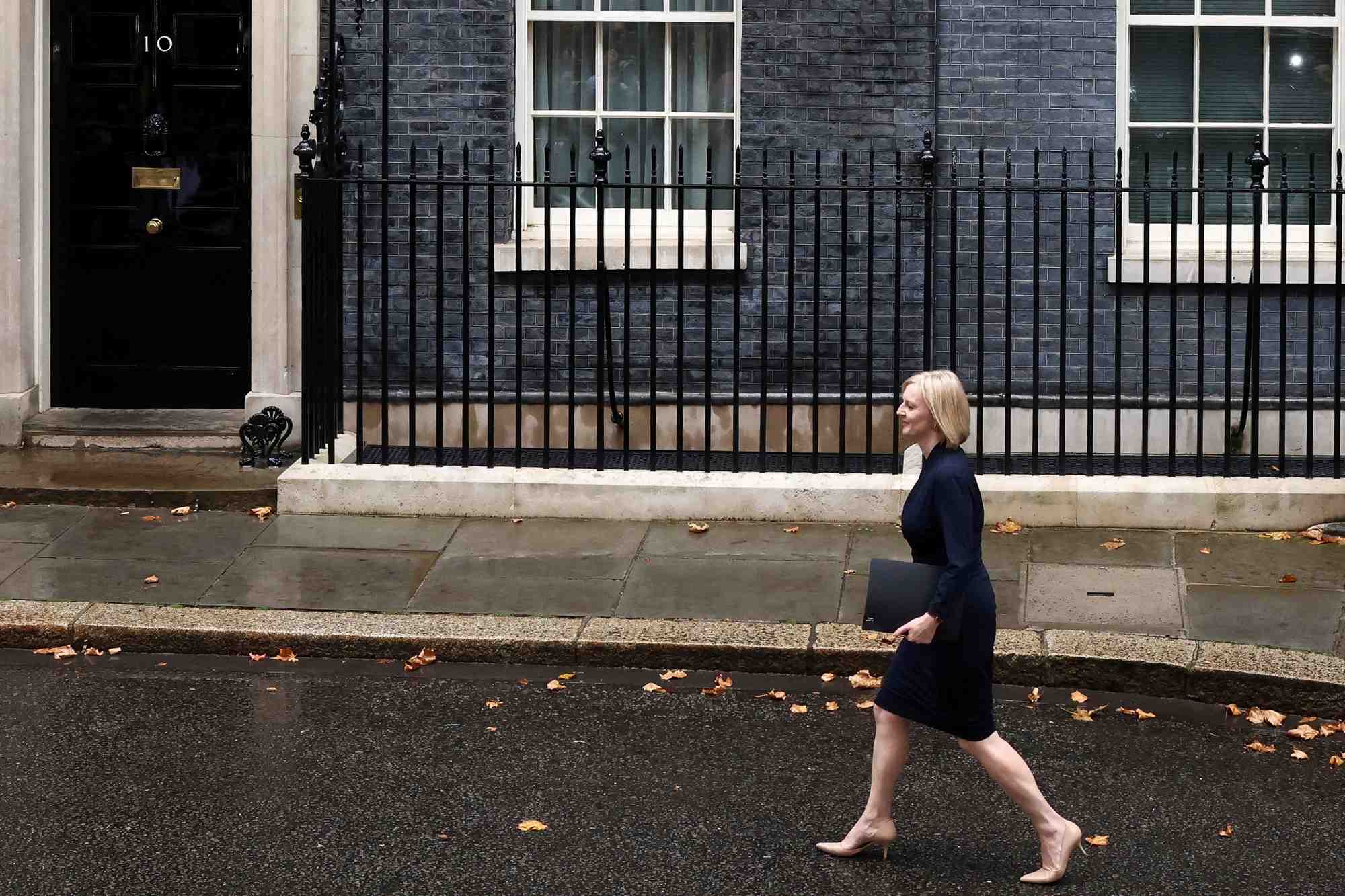 Biden et truss s'engagent a faire front commun face a la russie
