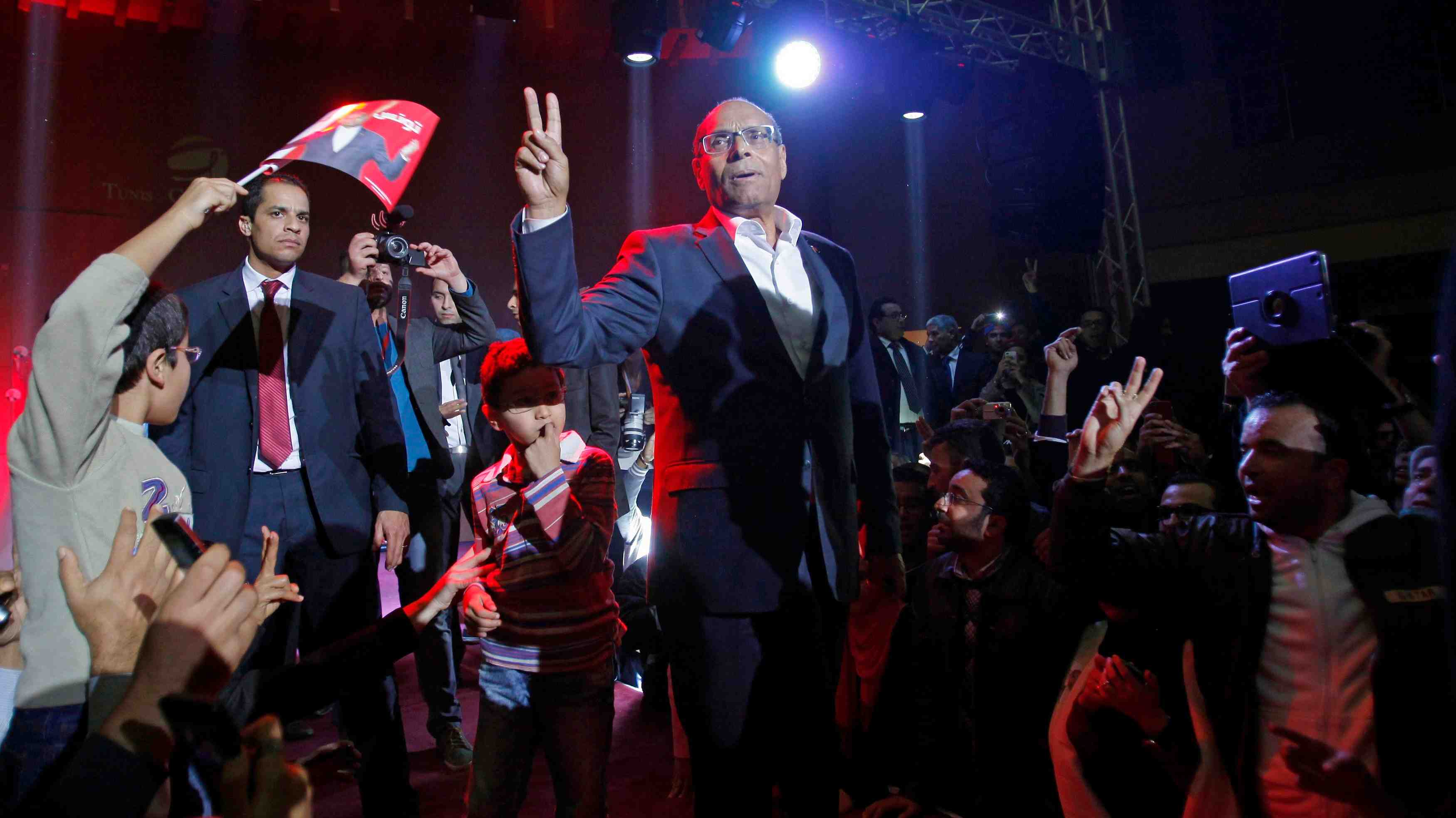 Les tunisiens aux urnes pour parachever la transition