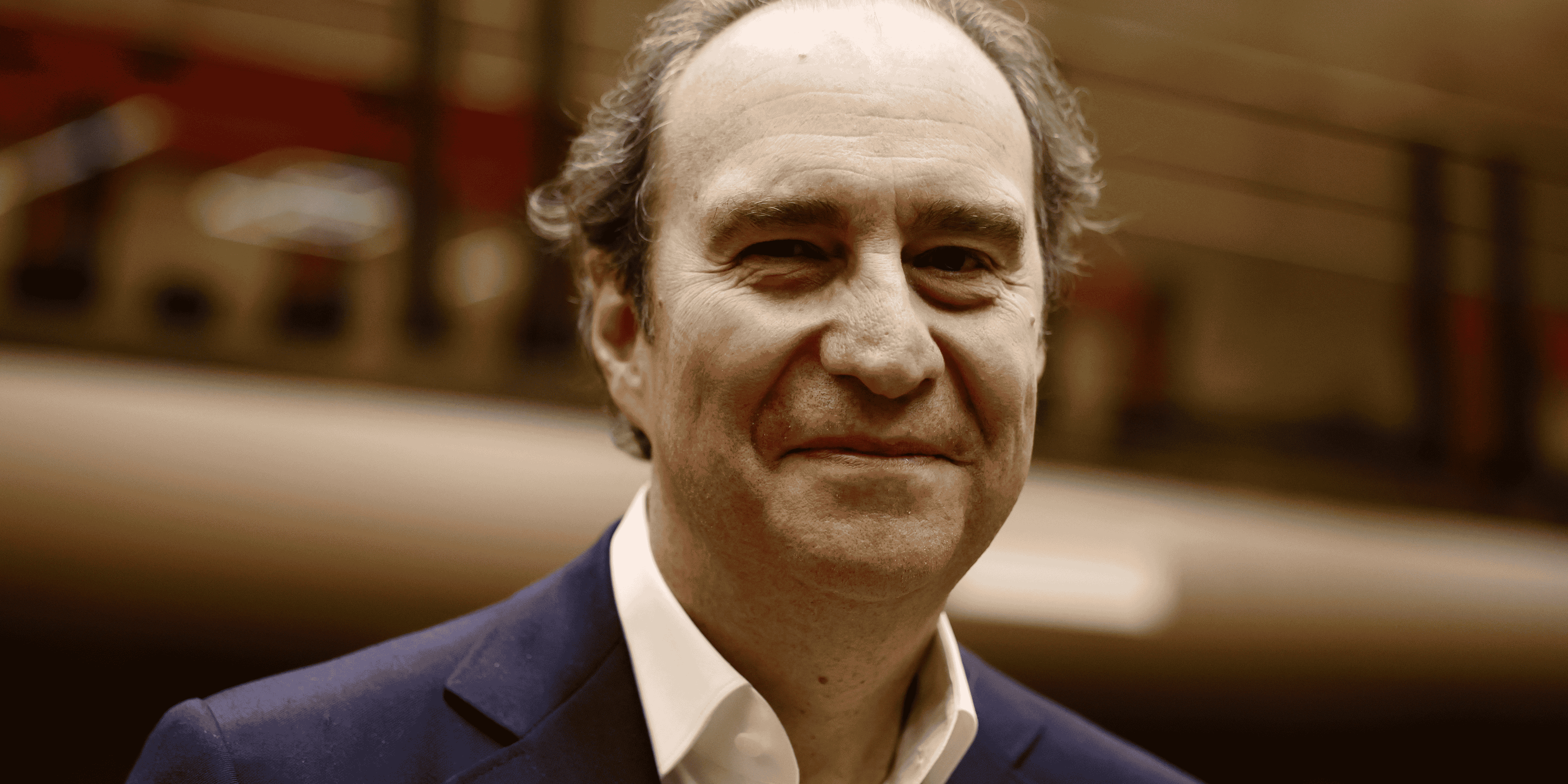 Le magnat francais des telecoms xavier niel temoigne dans une audience au senat francais a paris