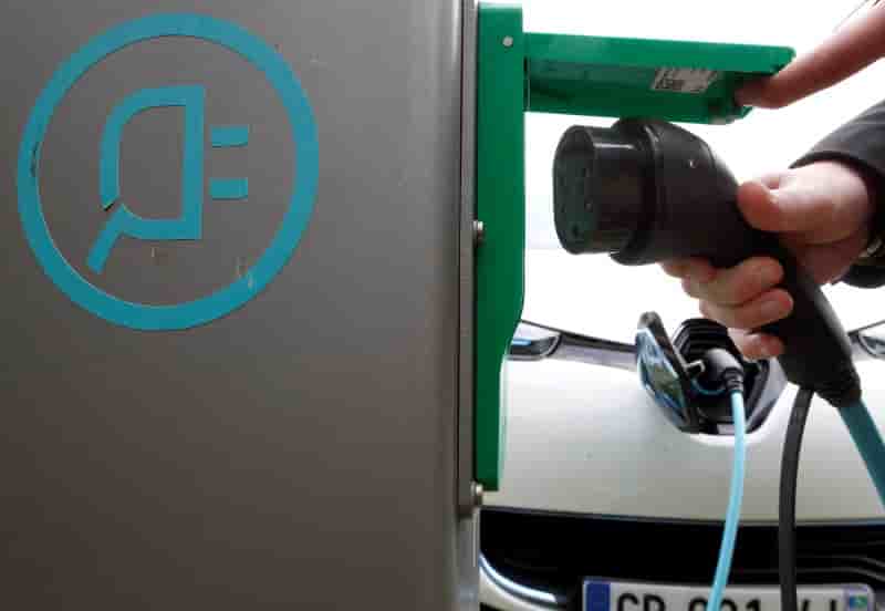 Le france devrait conserver en 2015 le premier parc de vehicules electriques d'europe