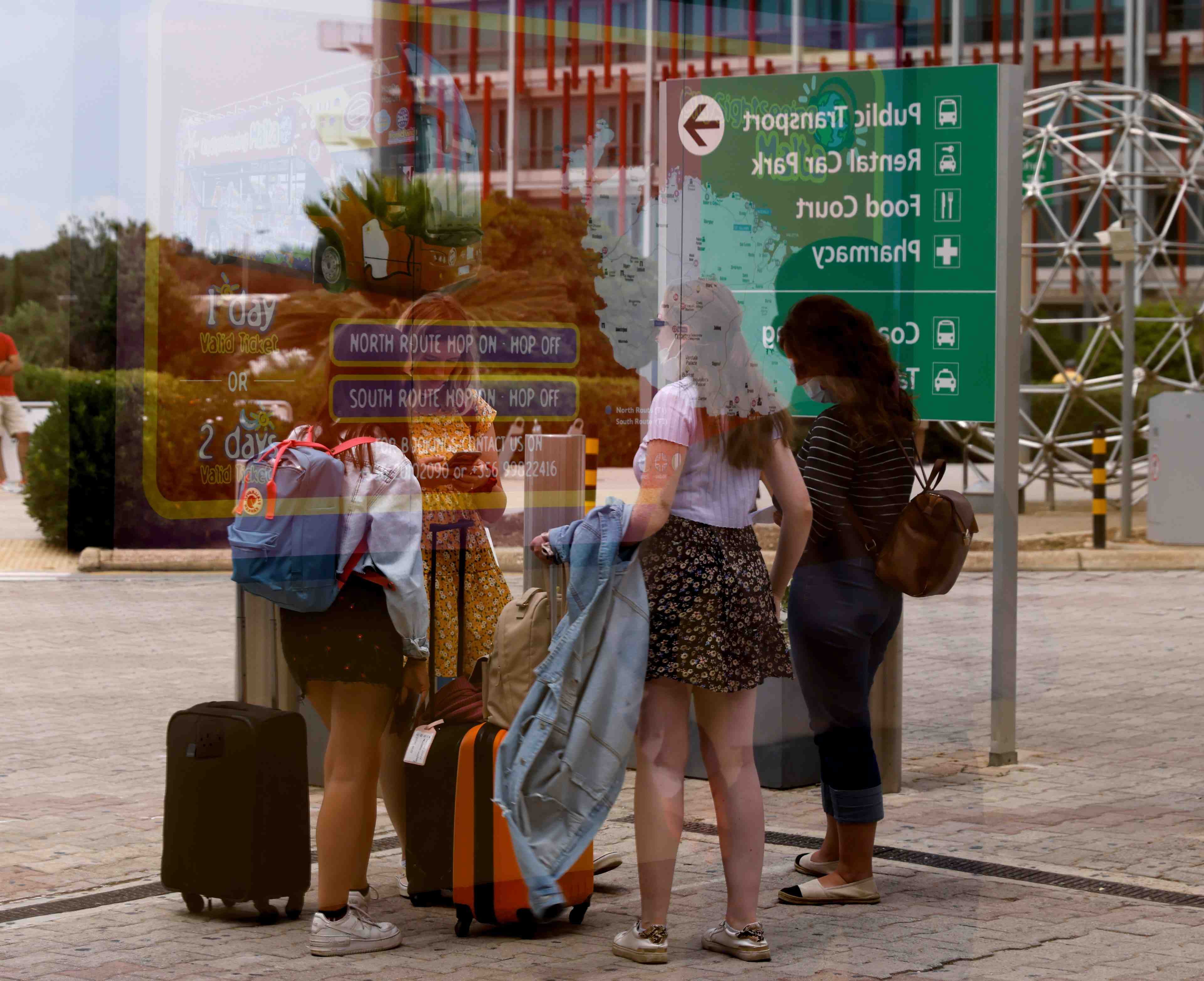 Coronavirus: 128 jeunes francais rapatries de malte