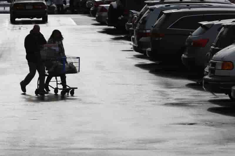 Recul en fevrier de la confiance du consommateur americain