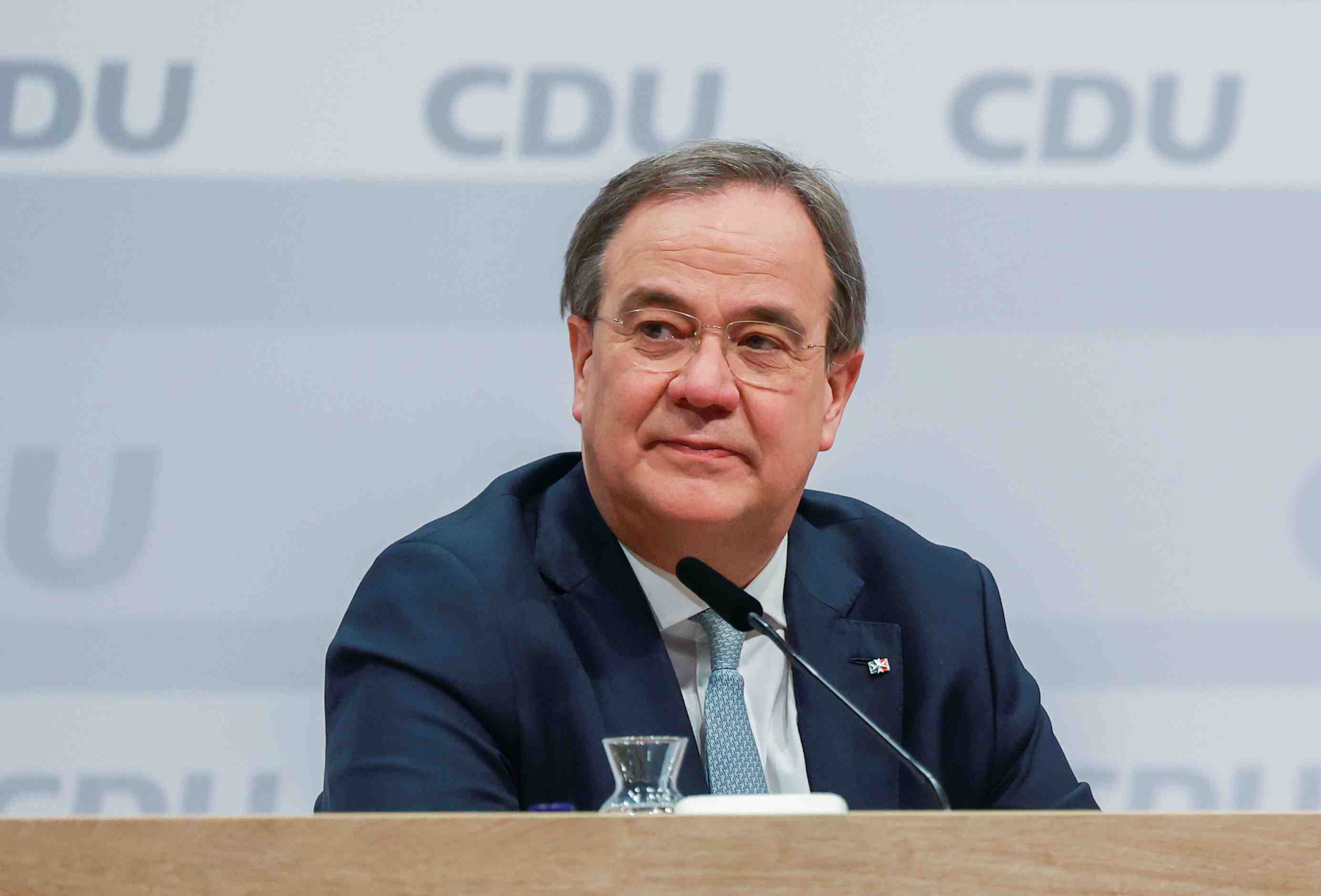 Allemagne: le centriste armin laschet elu a la tete de la cdu