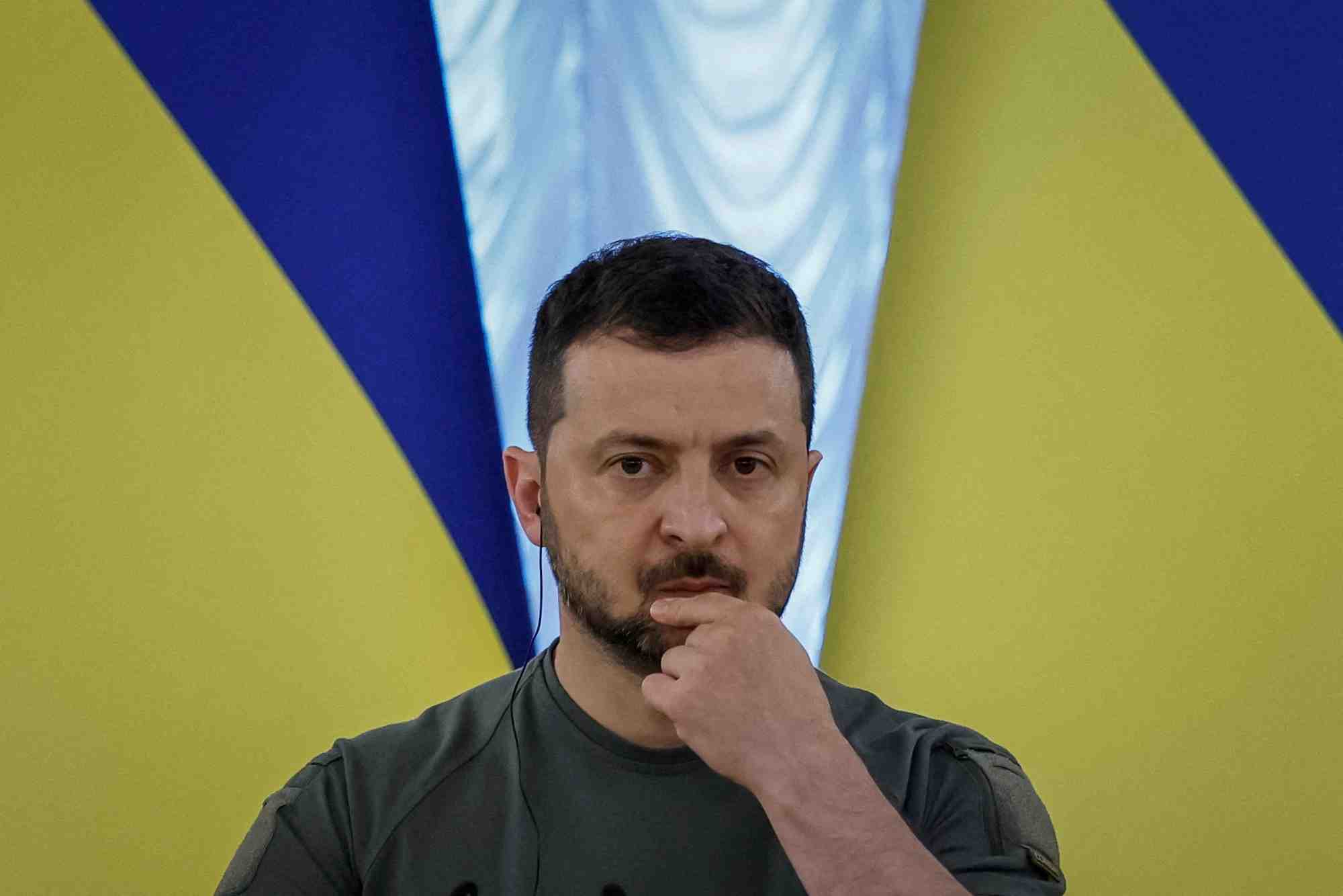 Volodomyr Zelensky, le président ukrainien a qualifié l'aide militaire qui sera votée samedi de « vitale ».