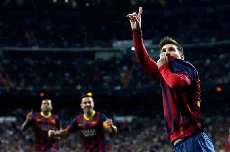 Liga: le FC Barcelone bat le Real et relance le suspense