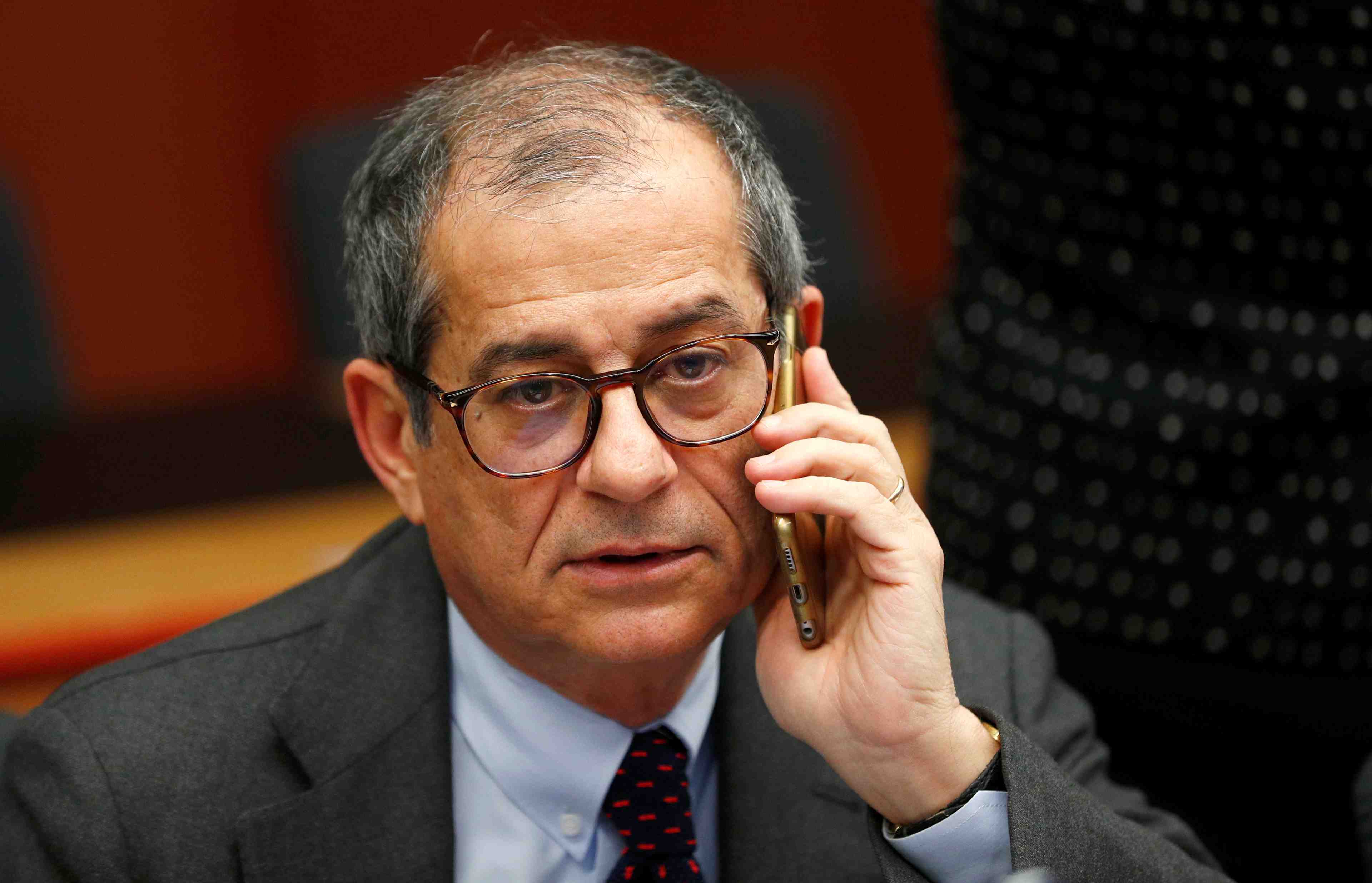Trop tot pour parler de modifier le budget italien, dit tria