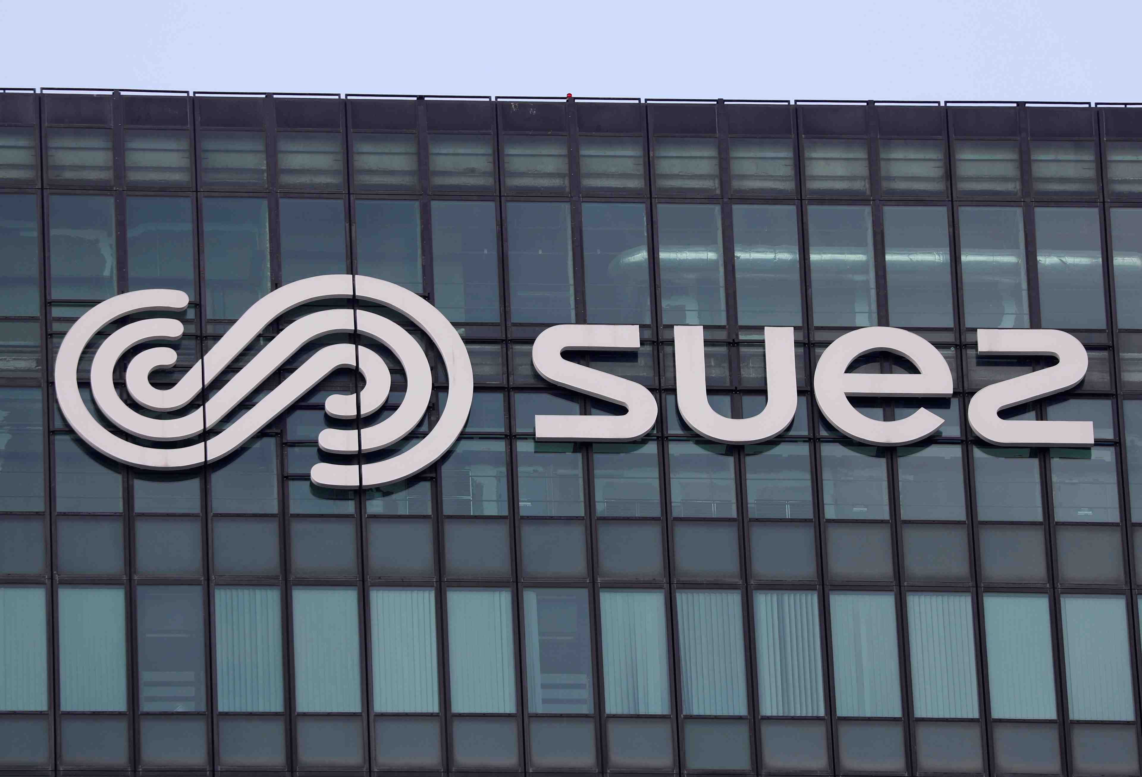 Suez: les syndicats vont rencontrer ardian-gip apres leur offre
