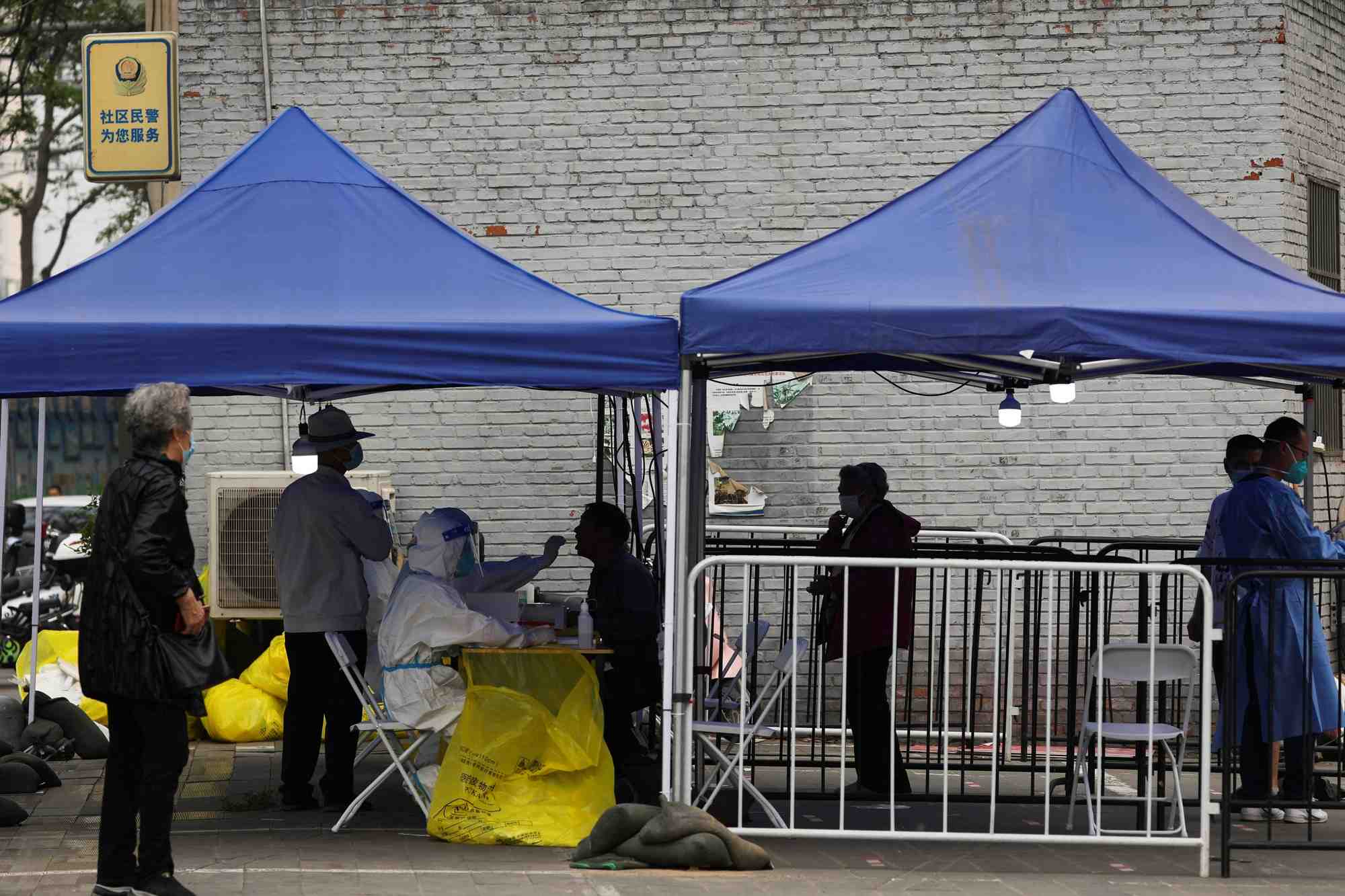 Covid-19: vaste campagne de depistage dans un quartier de pekin