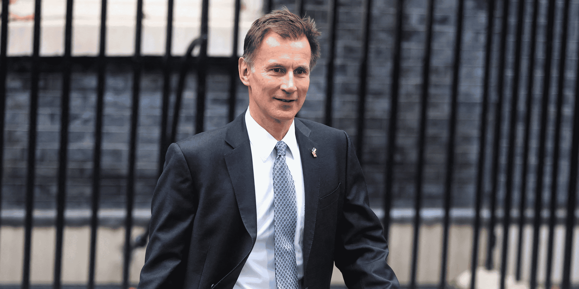 Le ministre des finances britannique, jeremy hunt devant le number 10 downing street a londres