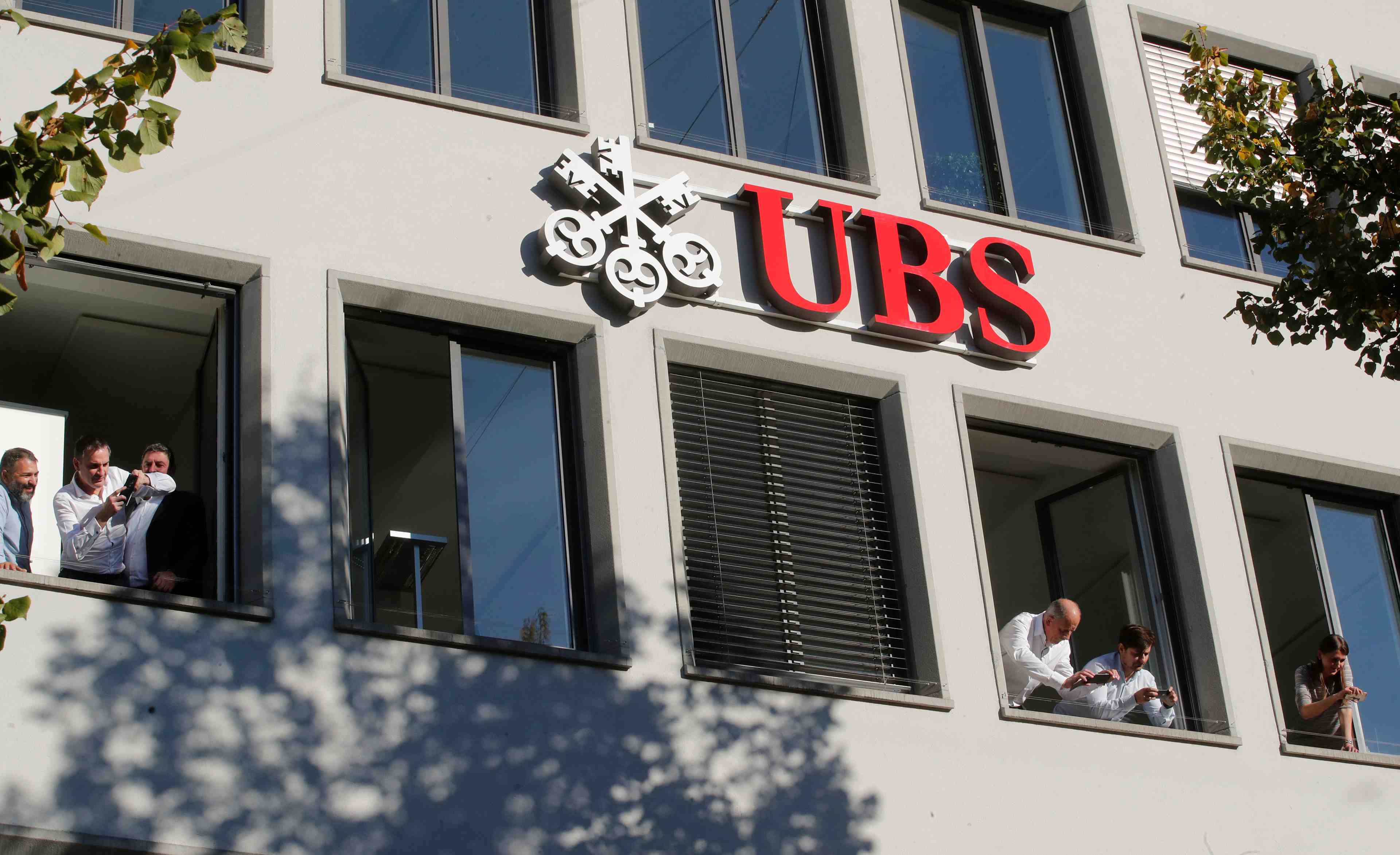 La banque suisse ubs sur le banc des accuses en france